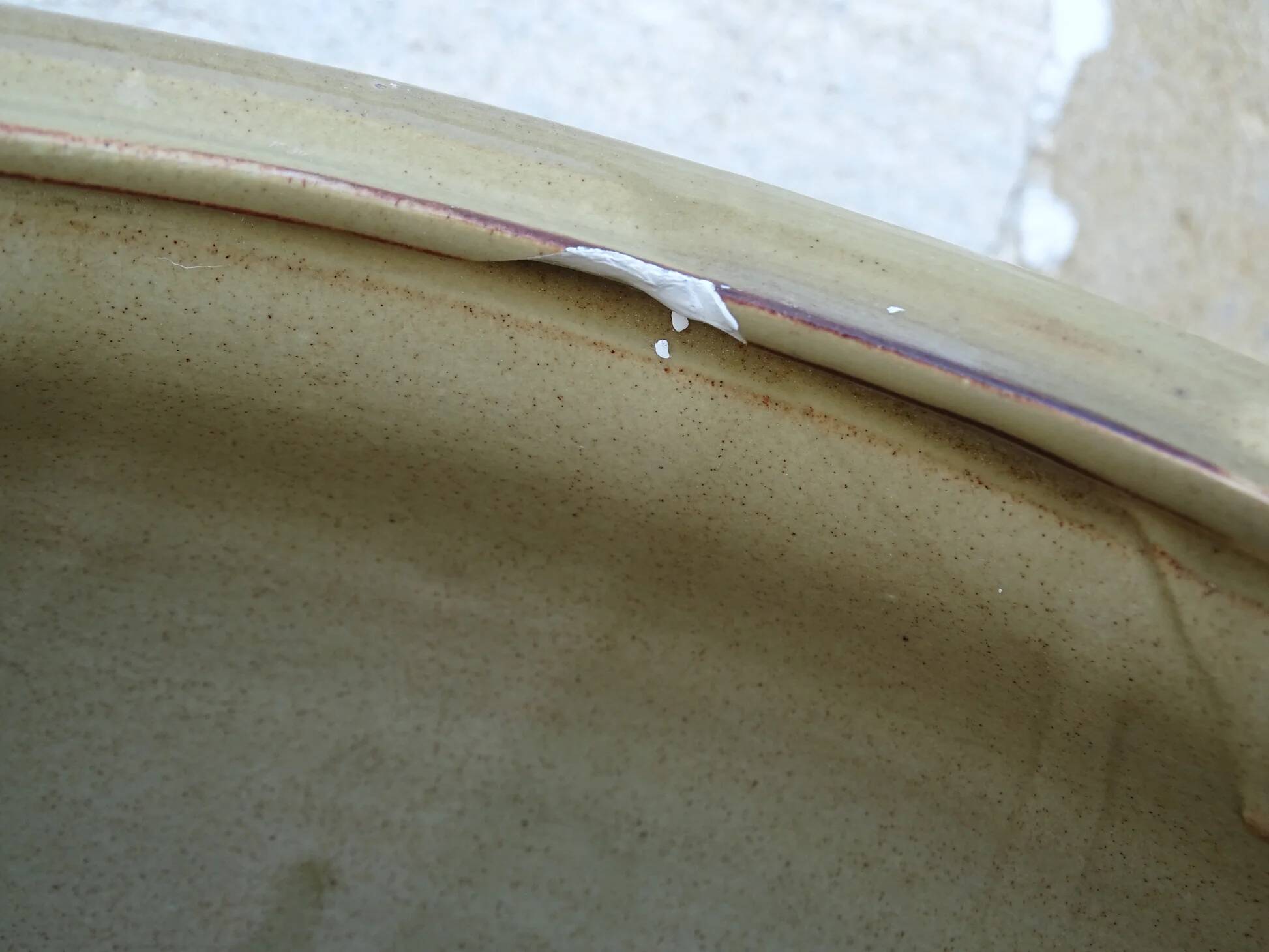 Soupière vintage française en céramique à glaçure jaune