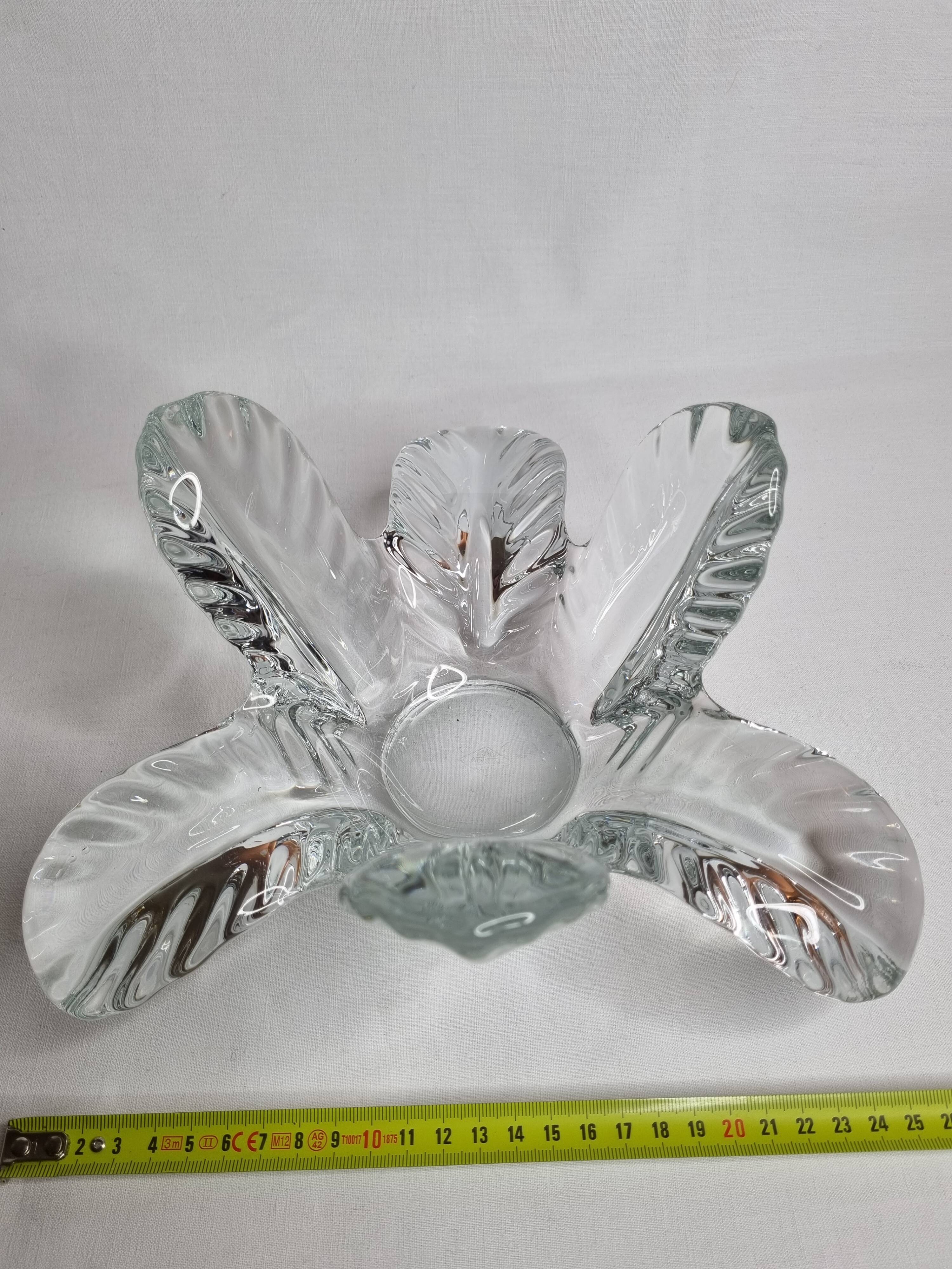 Vegetable-shaped valve crystal centerpiece