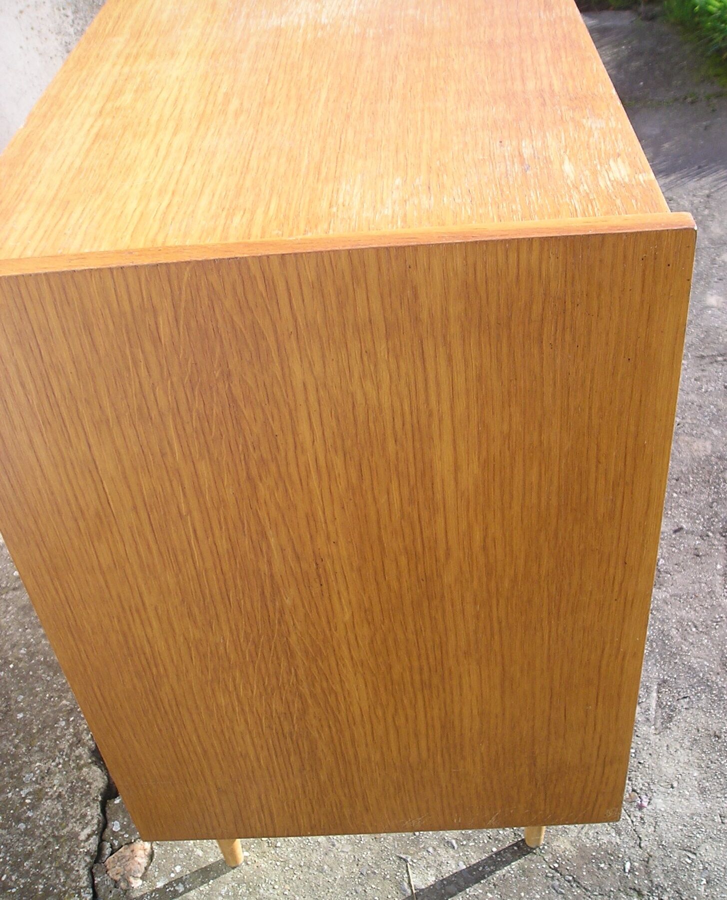 Convenient 3-drawer oak veneer 1970