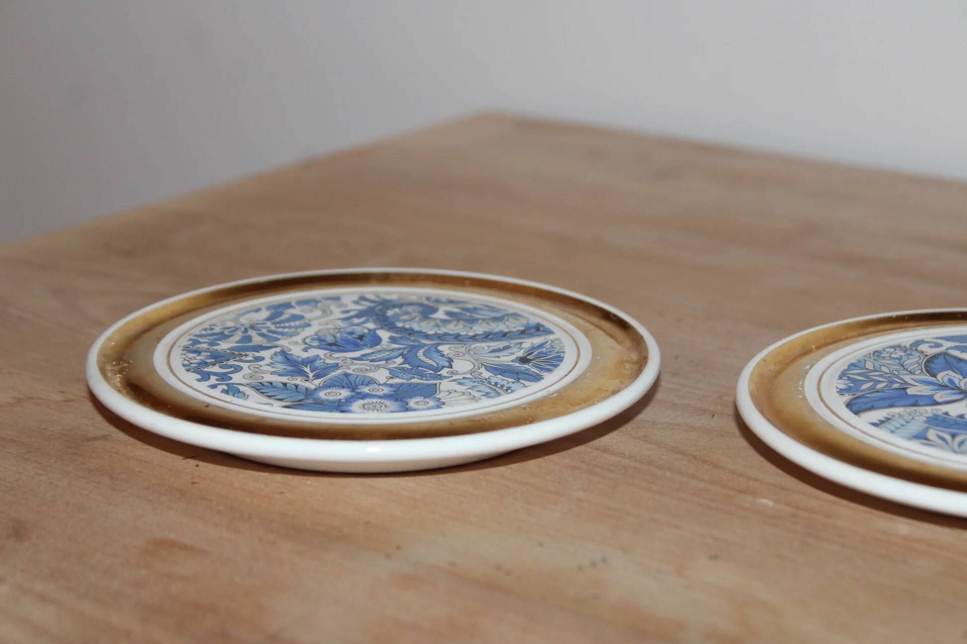 Set of 2 vintage ceramic coasters – Blue floral design and gilding – Made in France