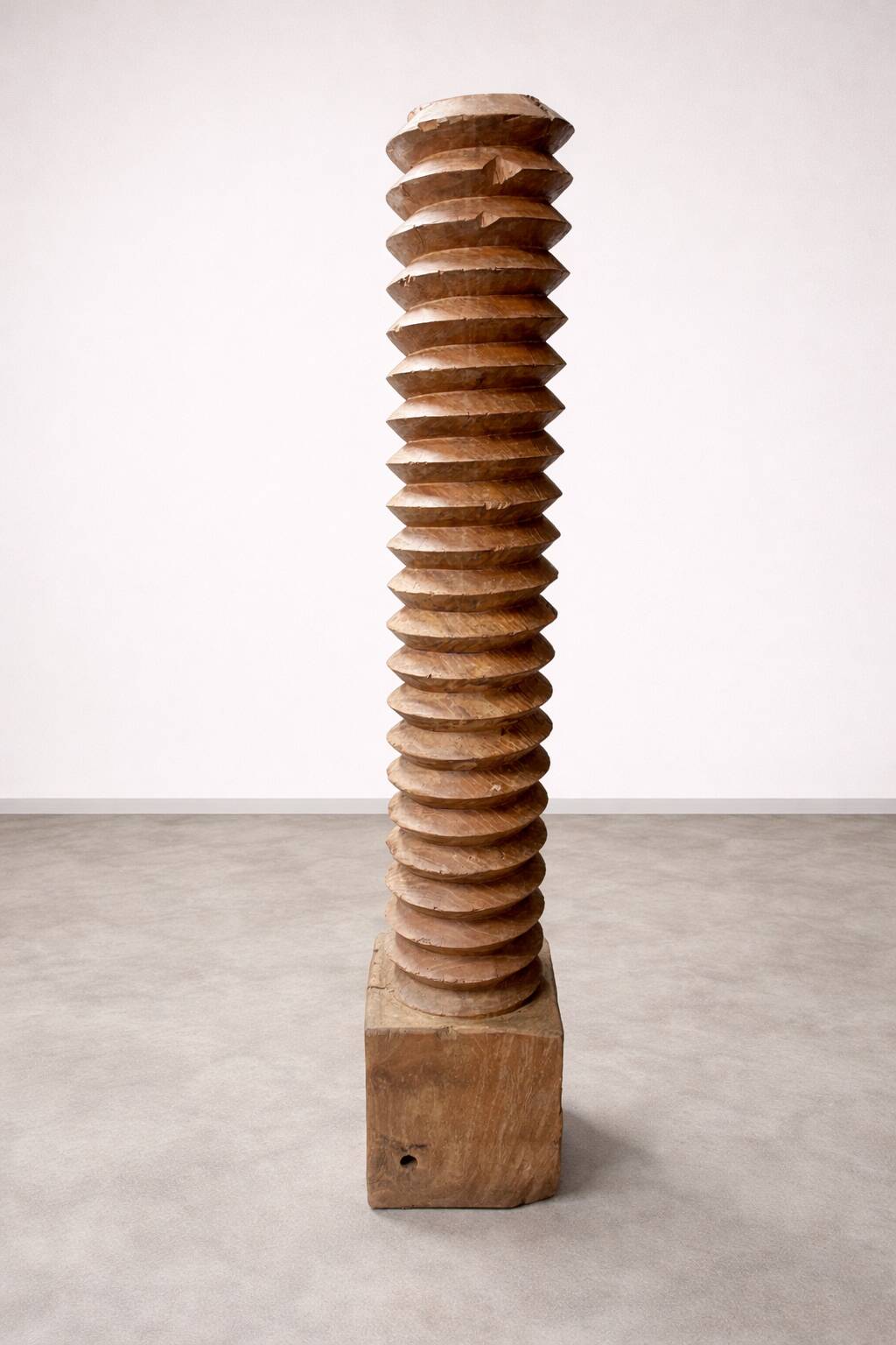 Show the carved wooden press – Decorative/industrial object