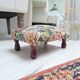 Repose-pieds en tapisserie florale