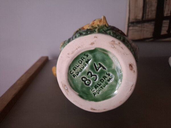 Pichet en barbotine Caldas