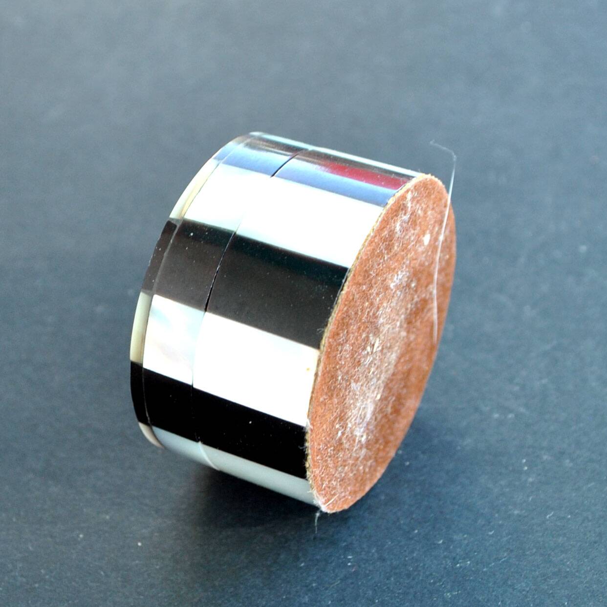 Vintage round box in mother-of-pearl and tortoiseshell-style resin - ring sizer pillbox snuff box
