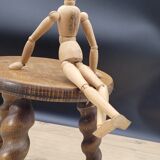 Tripod stool twisted feet