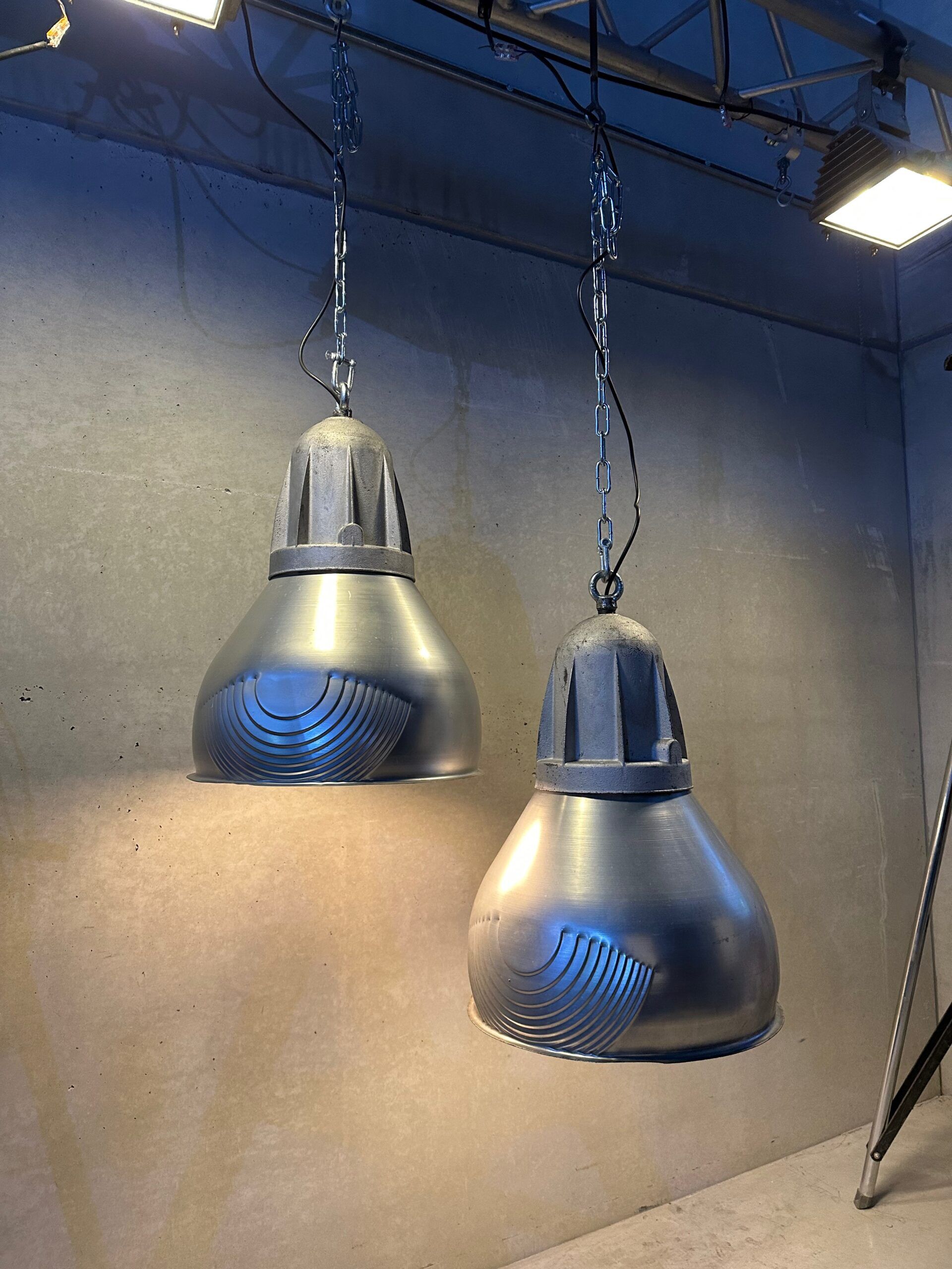 2x vintage Schréder pendant lamps