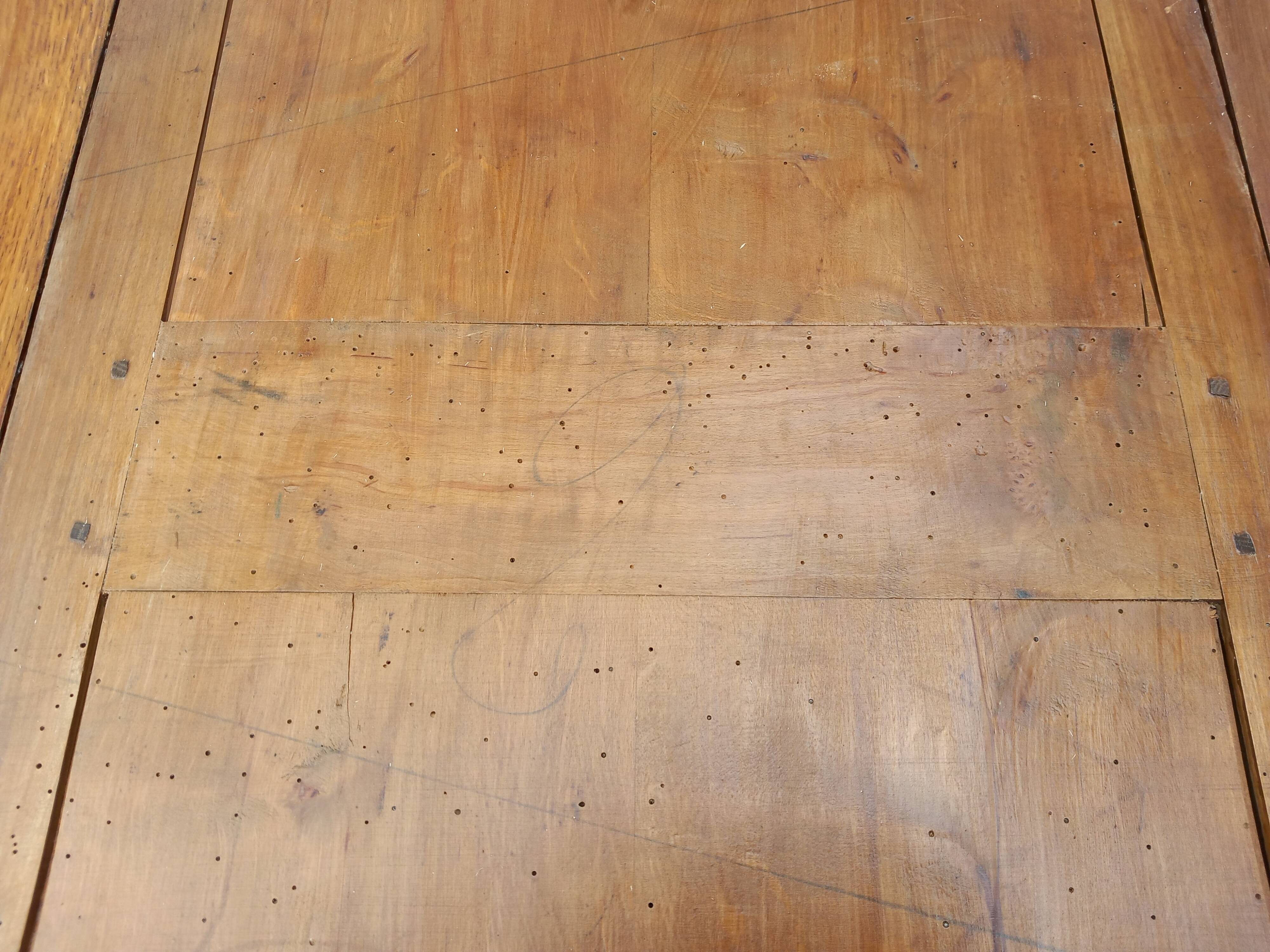 Antique solid wood table, round/oval extendable