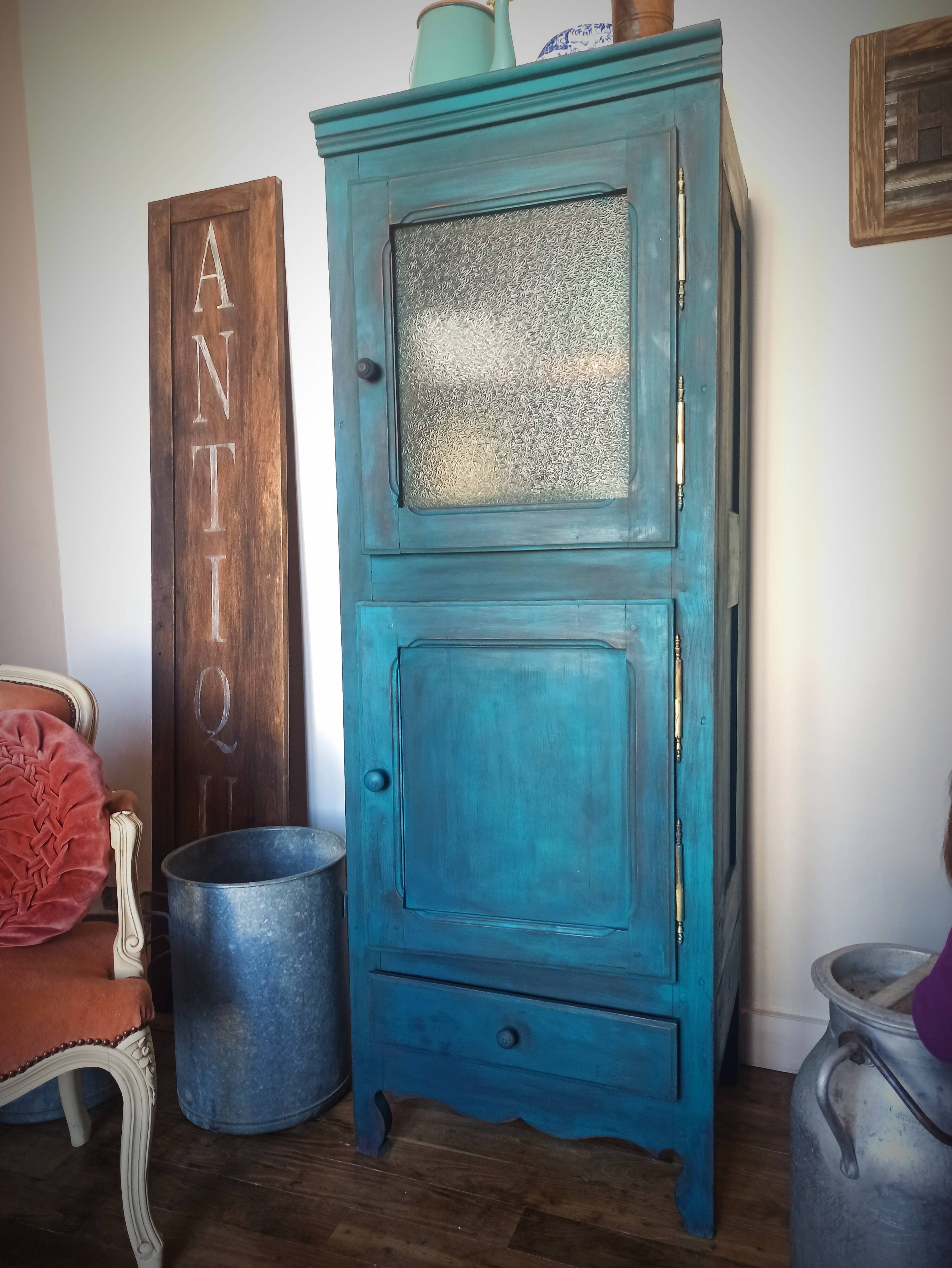 Dresser/Wardrobe/Hat cabinet/Pantry/Standing man
