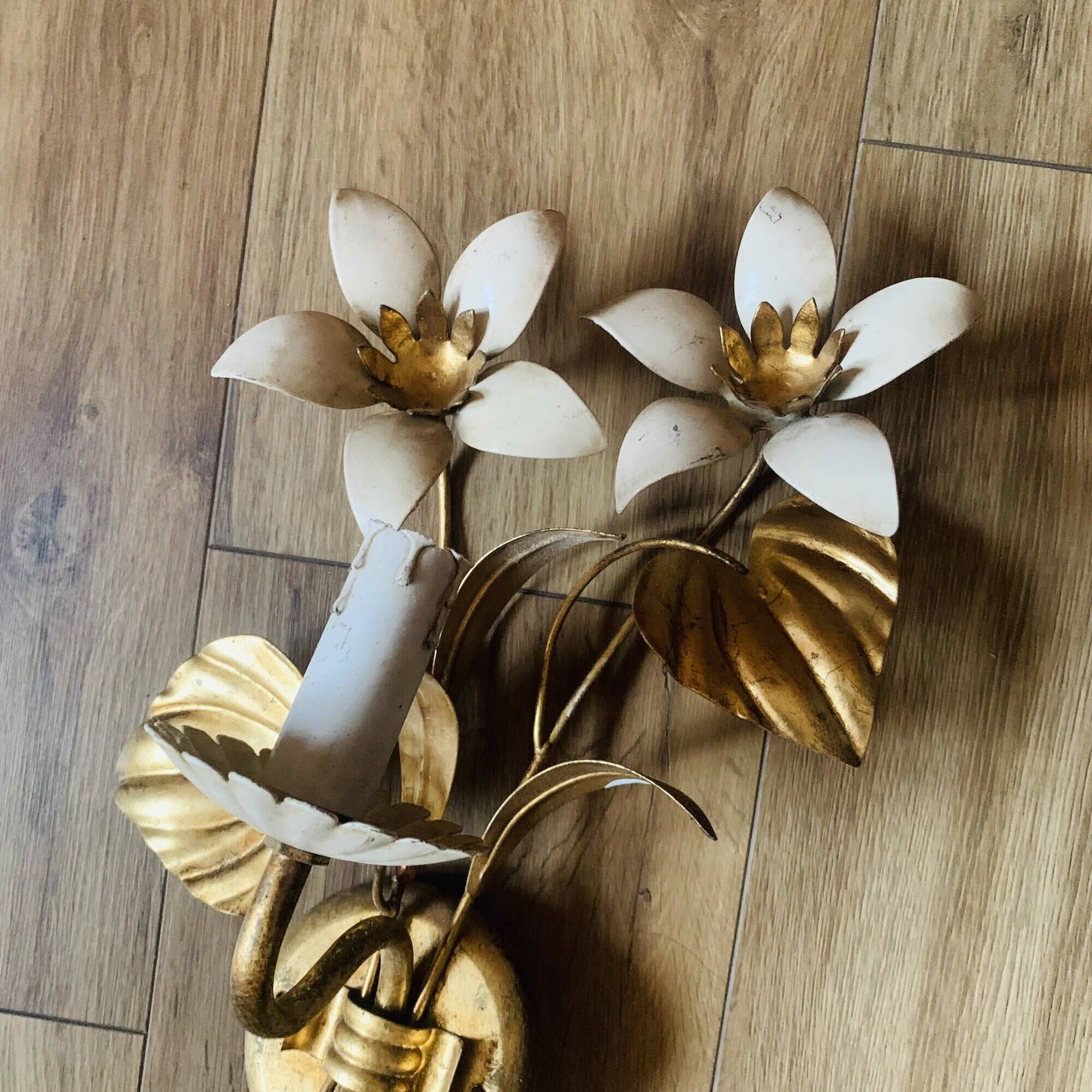 Pair of vintage Florentine wall lights in gilded metal – 1960s