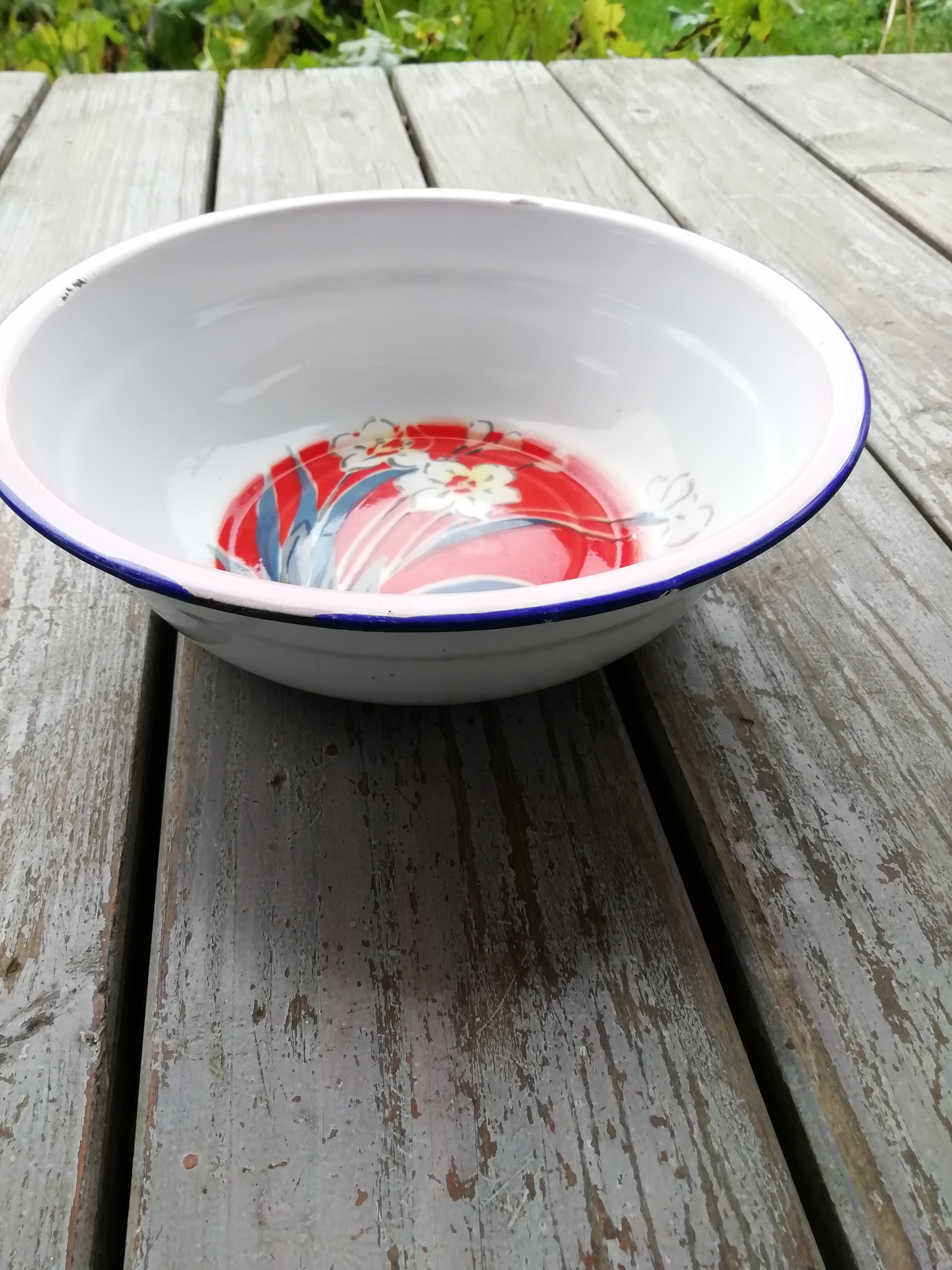 Bassine en tôle émaillée
