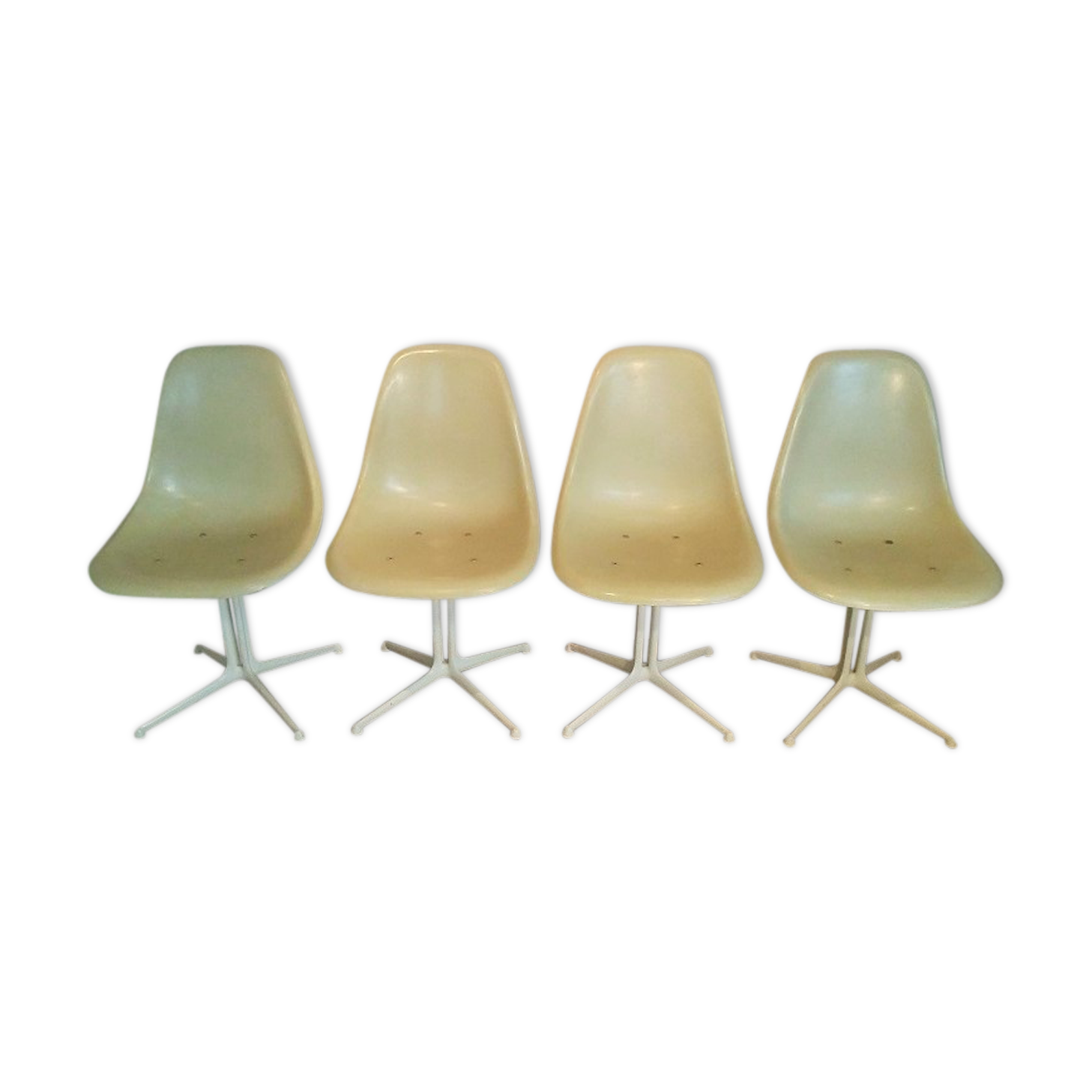 Set of 4 chairs the Fonda - Eames - Herman Miller