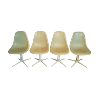 Set of 4 chairs the Fonda - Eames - Herman Miller