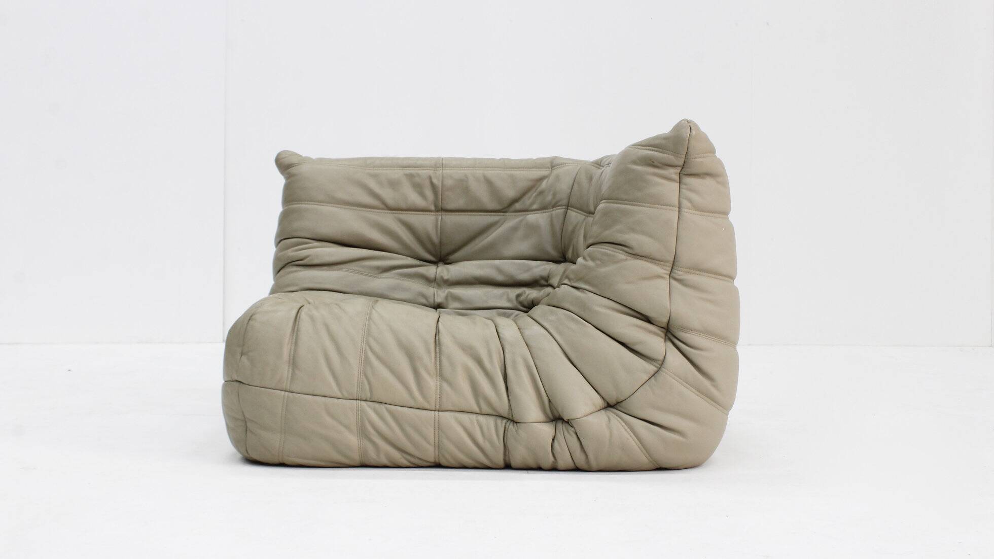 Fauteuil d'angle vintage Togo en cuir par Michel Ducaroy pour Ligne Roset