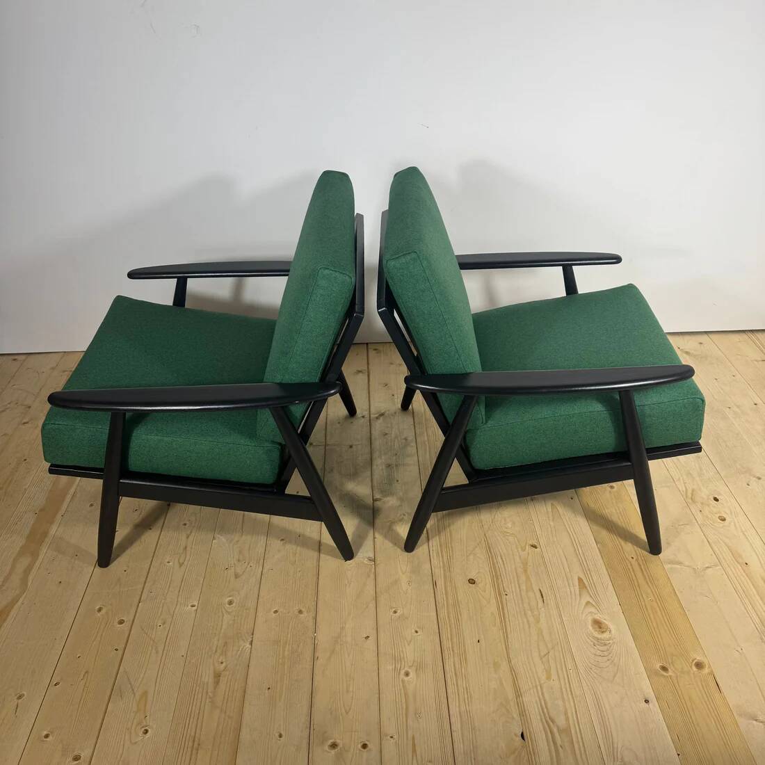 Pair of Danish armchairs from the 1960s – Mid-century seats in teak and fabric
