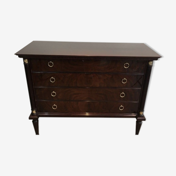 Neoclassical chest of drawers in mahogany and brass