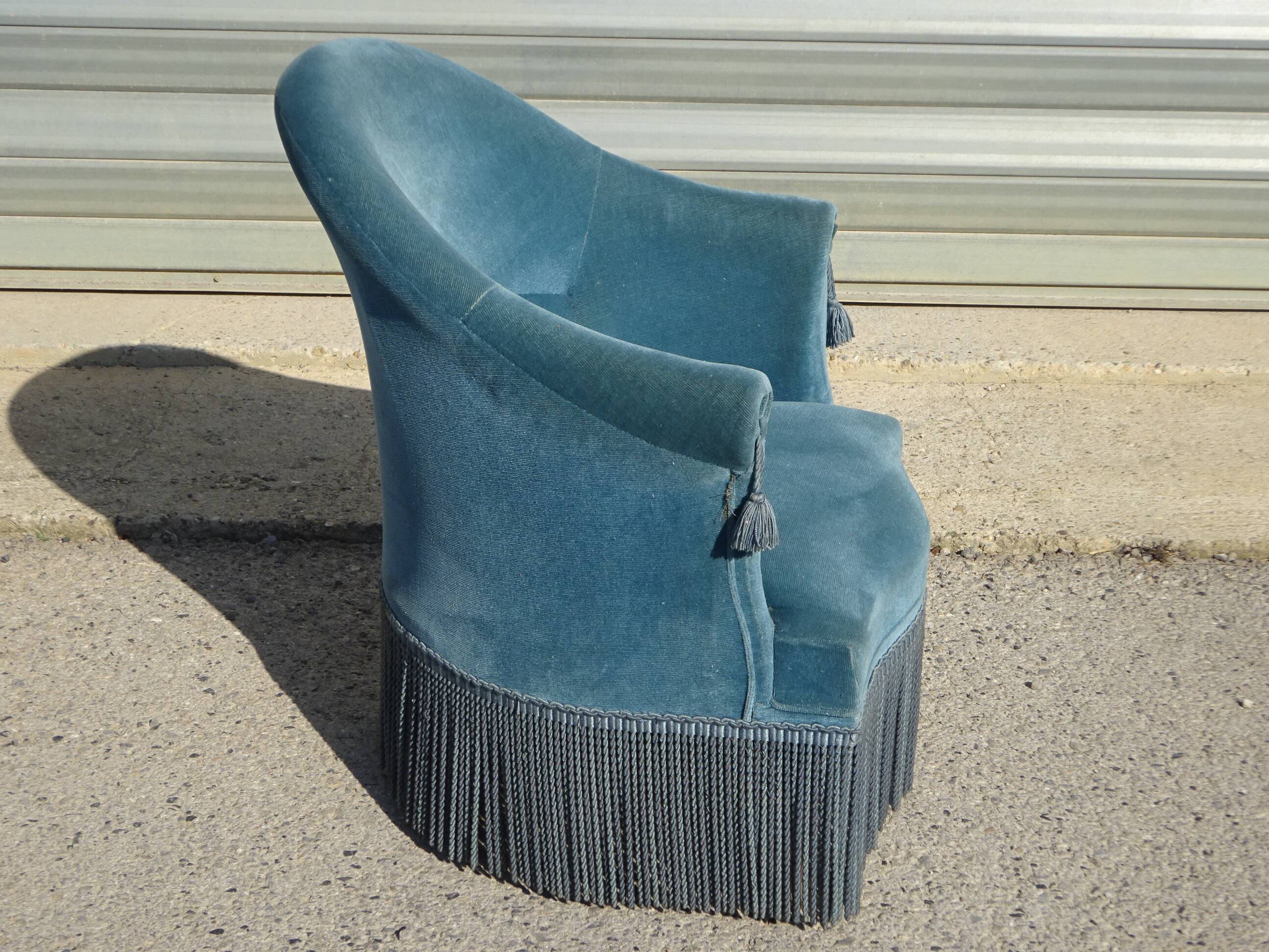 Fauteuil crapaud en velours bleu