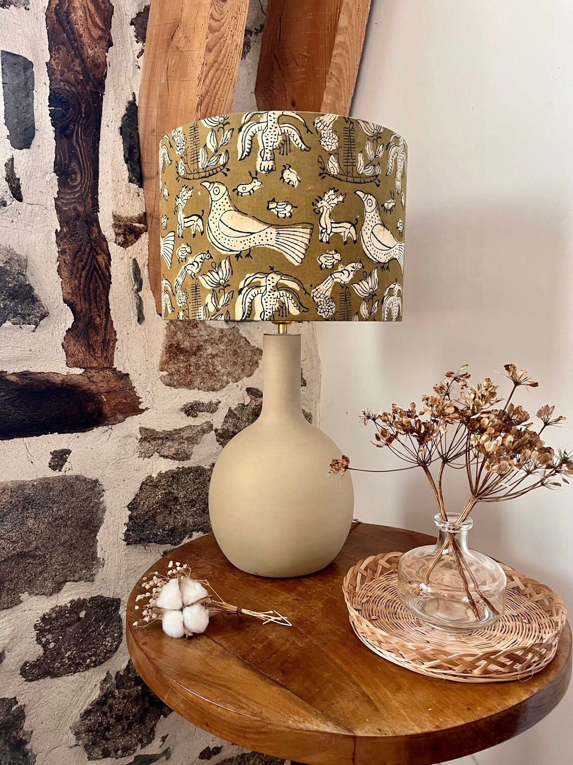 Table lamp