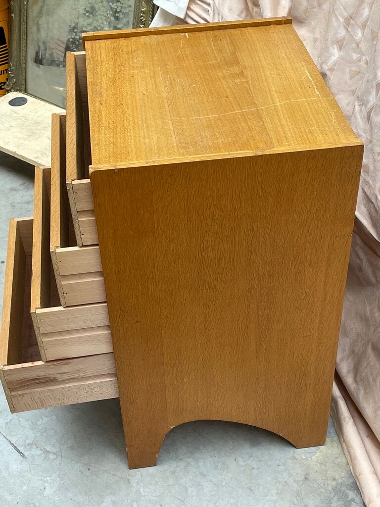 Scandinavian style drawer cabinet