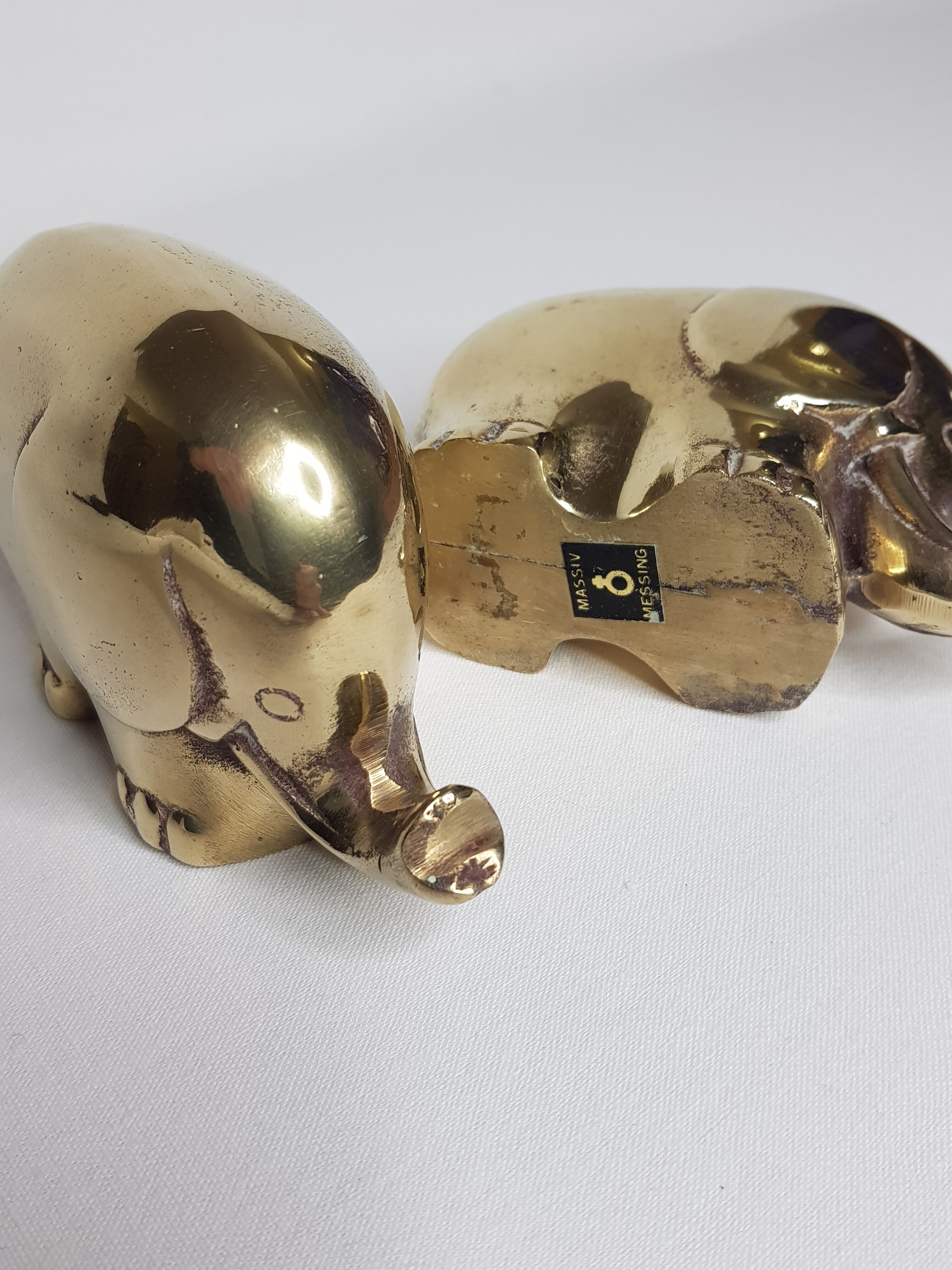 Pair of brass elephant design Massiv Messing