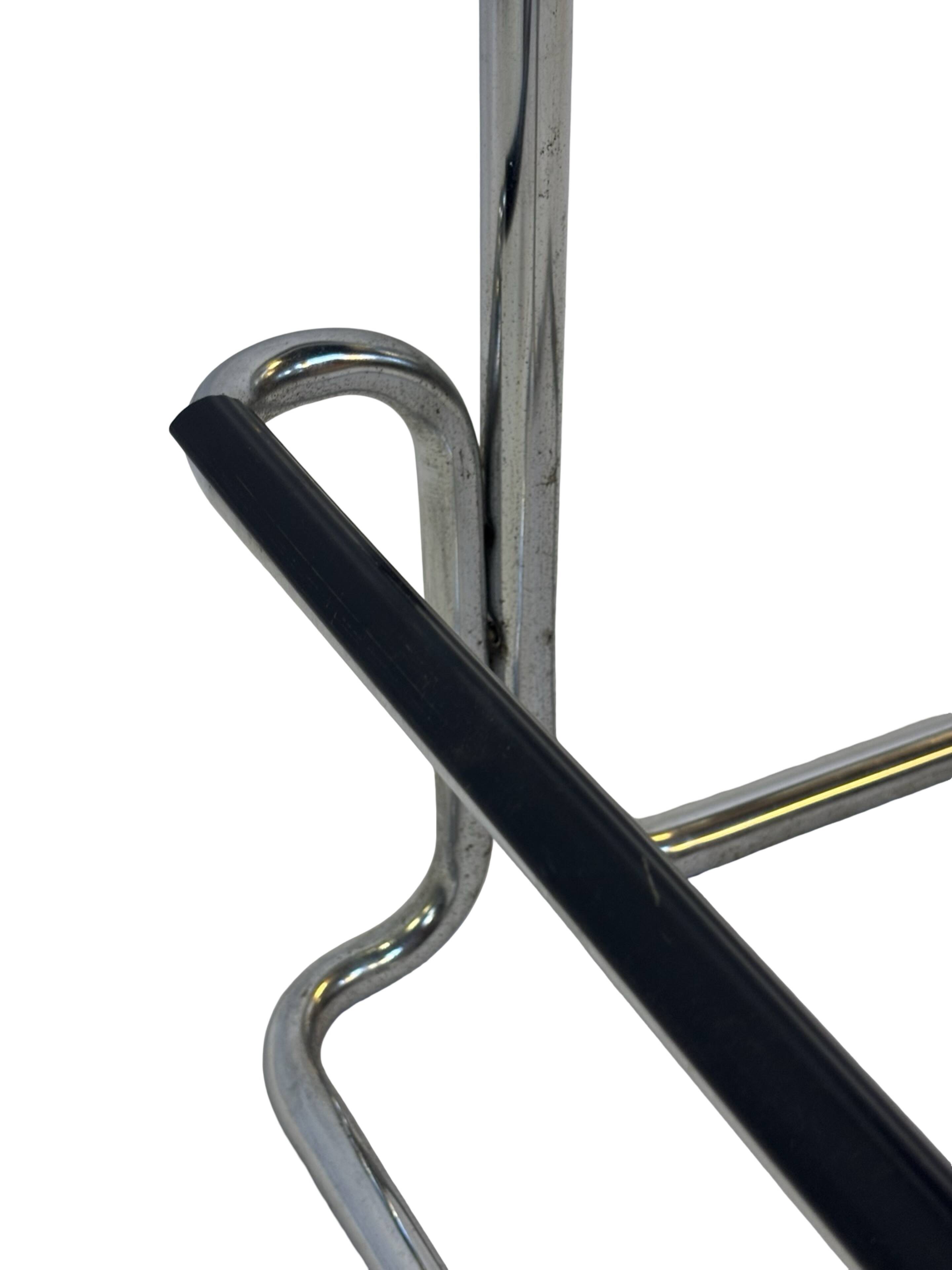 Tabouret de bar vintage en cuir noir et chrome, Italie