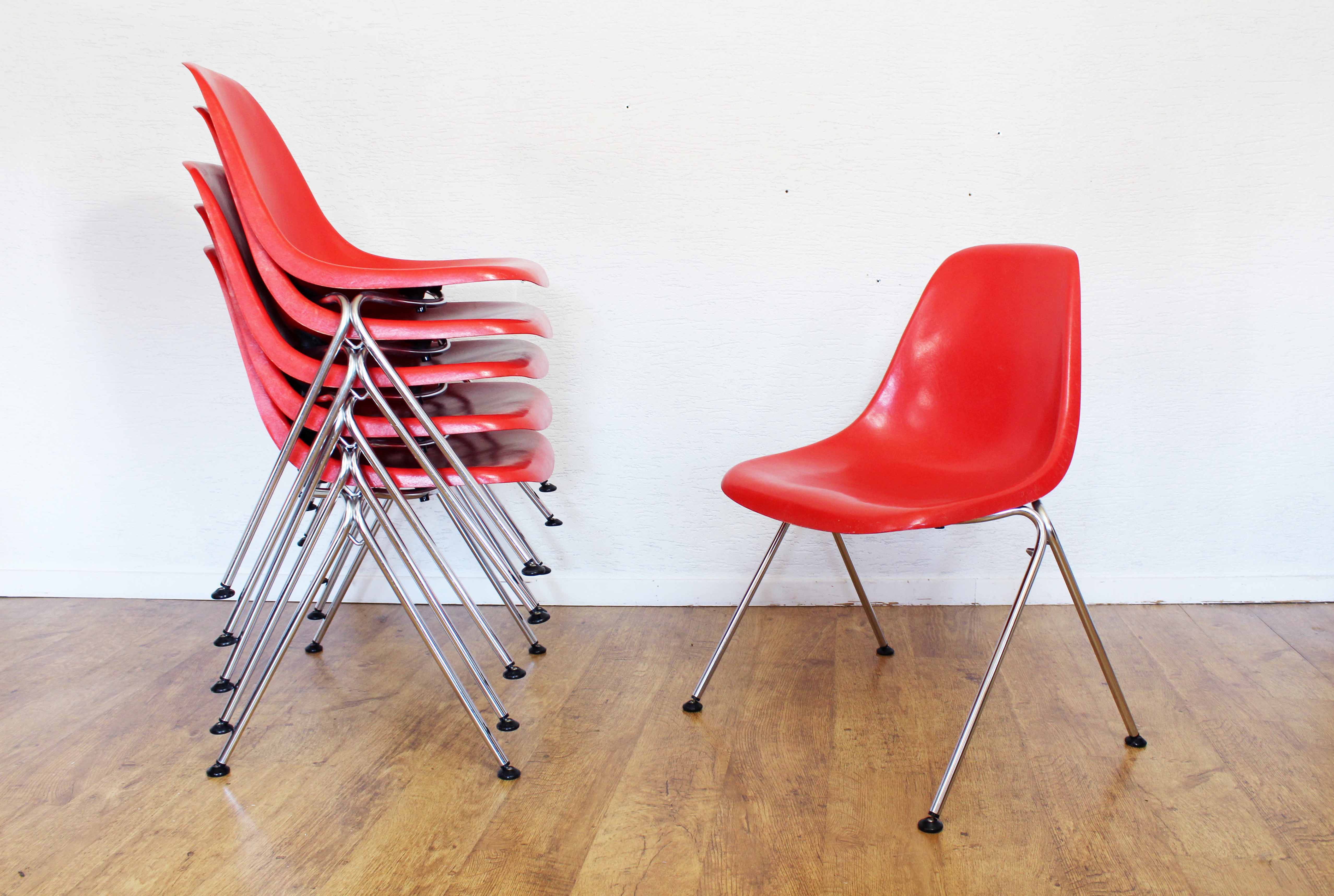 Stella fiberglass chair