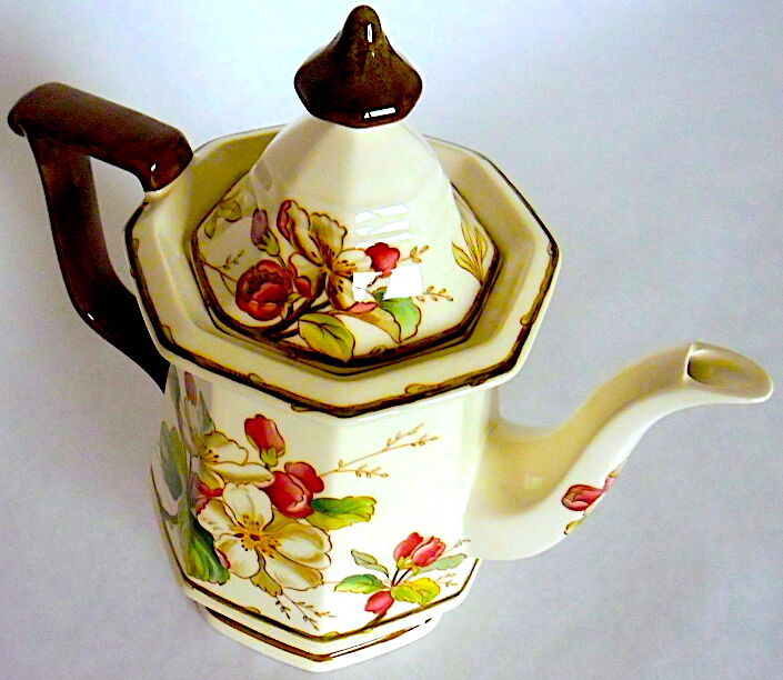 Coffee maker in earthenware decorated with hawthorn flowers, from the house Villeroy--Boch, model "Portobello"