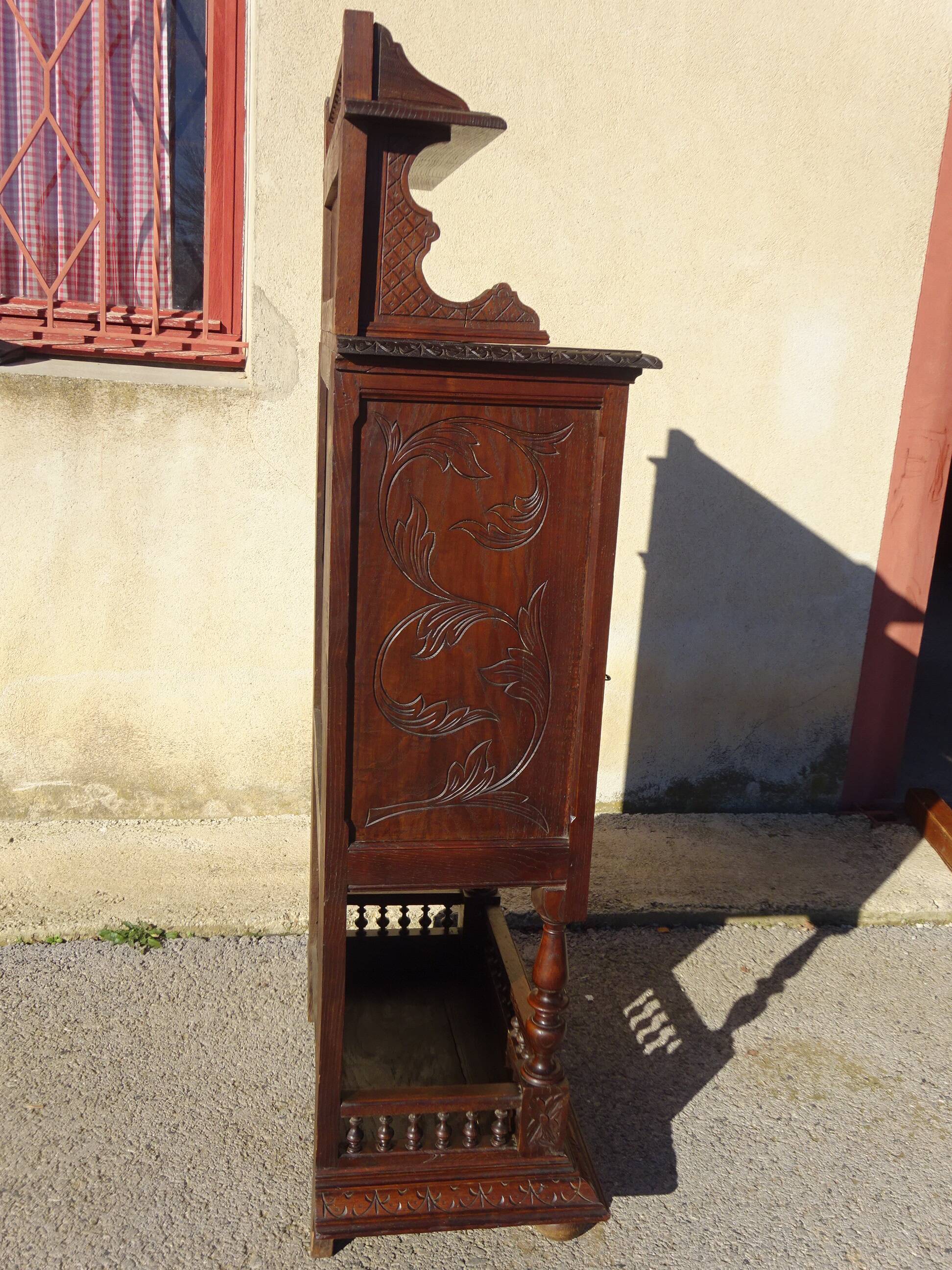 Old Breton dresser buffet