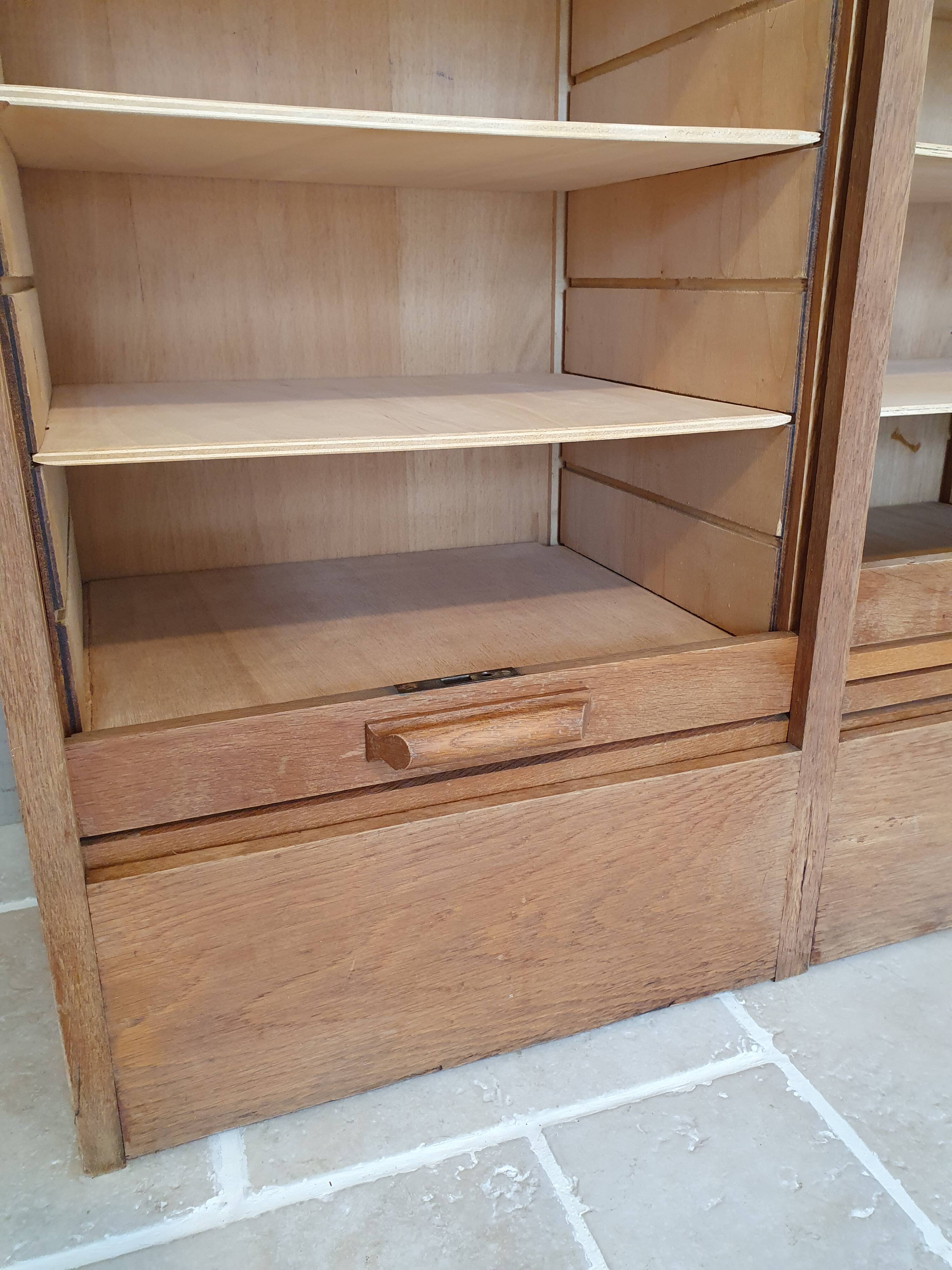 Double curtain cabinet