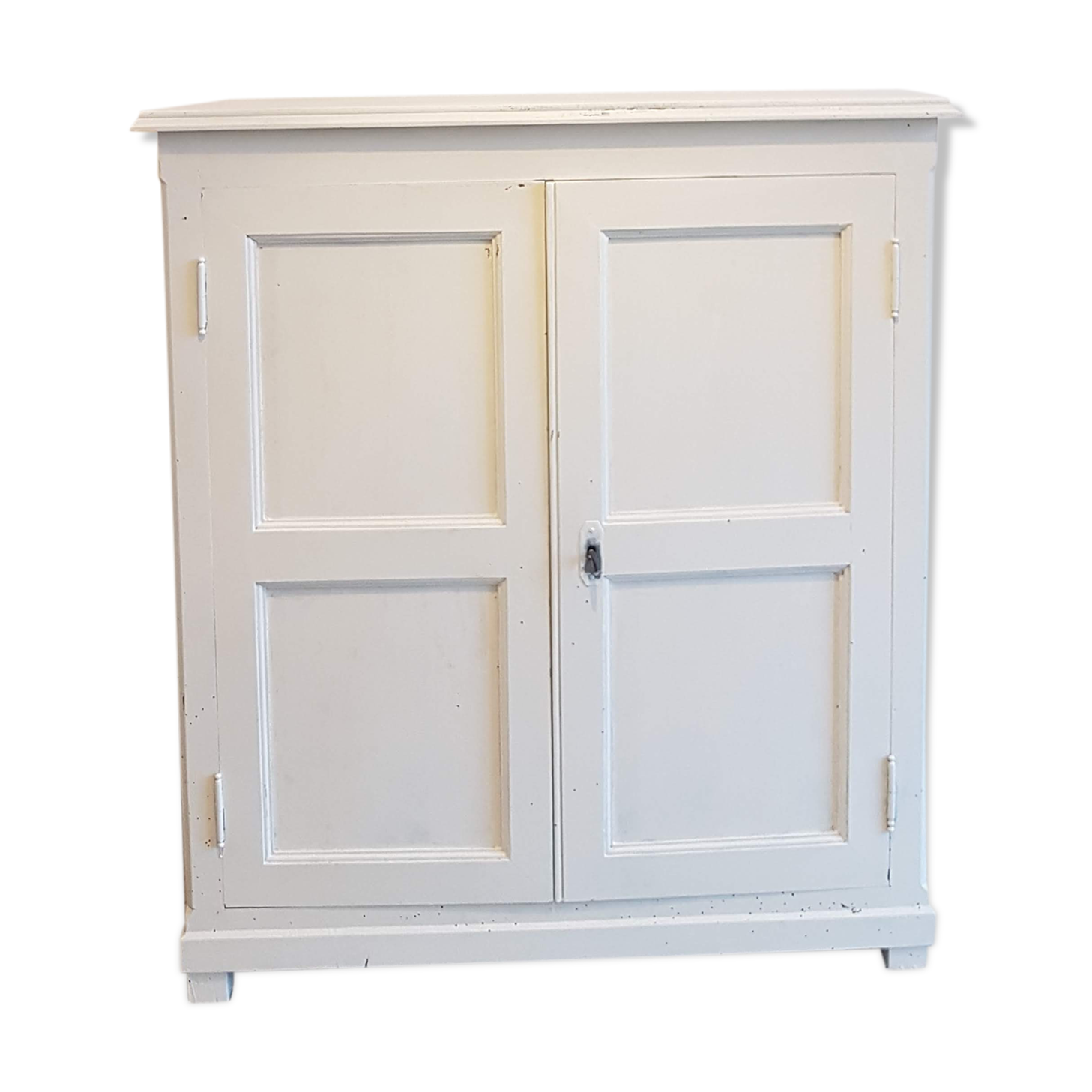 Old white Parisian buffet