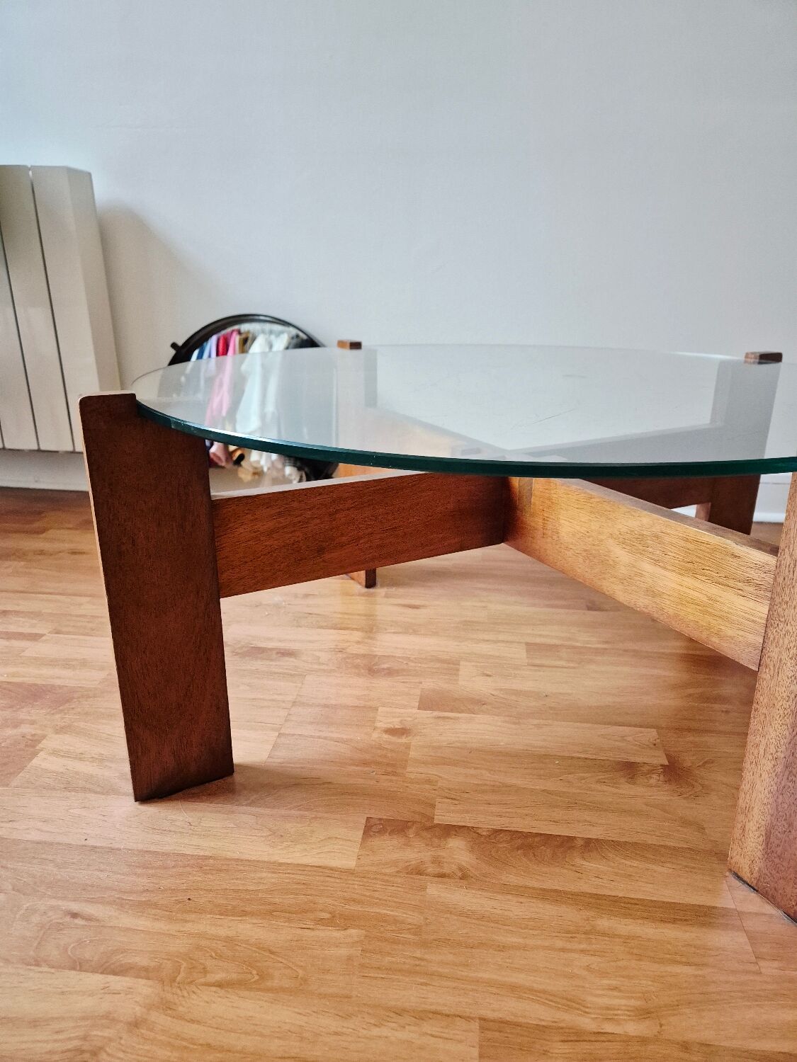 Wooden round table with glass top - Vintage