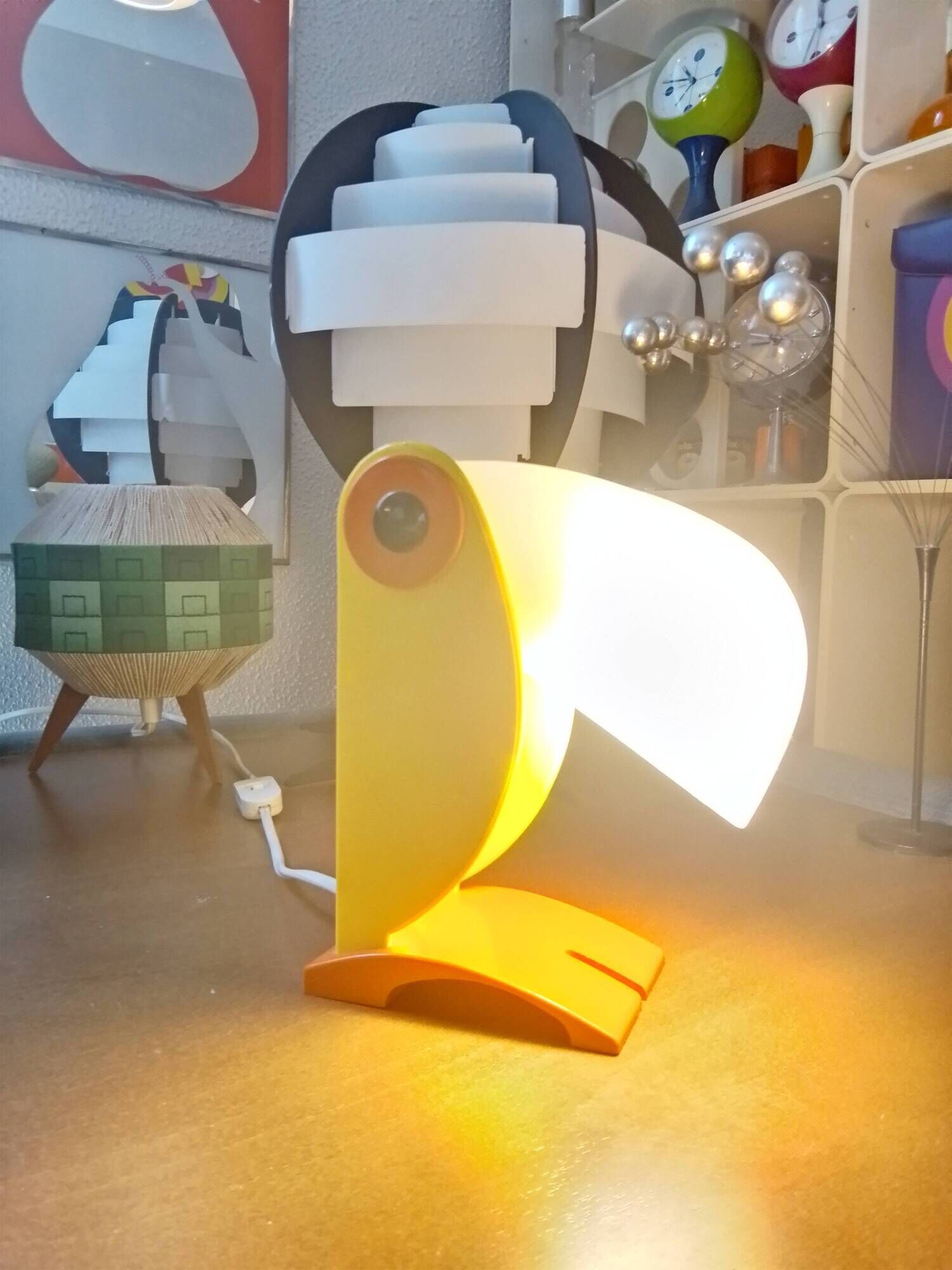 Toucan Lamp