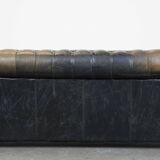 Black 2.5-seater cow leather English chesterfield sofa