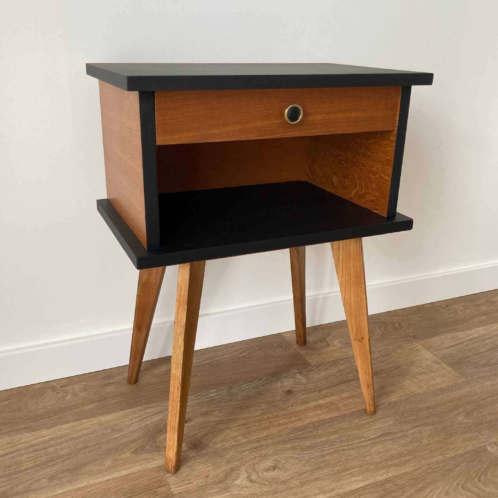 Vintage bedside - compass feet