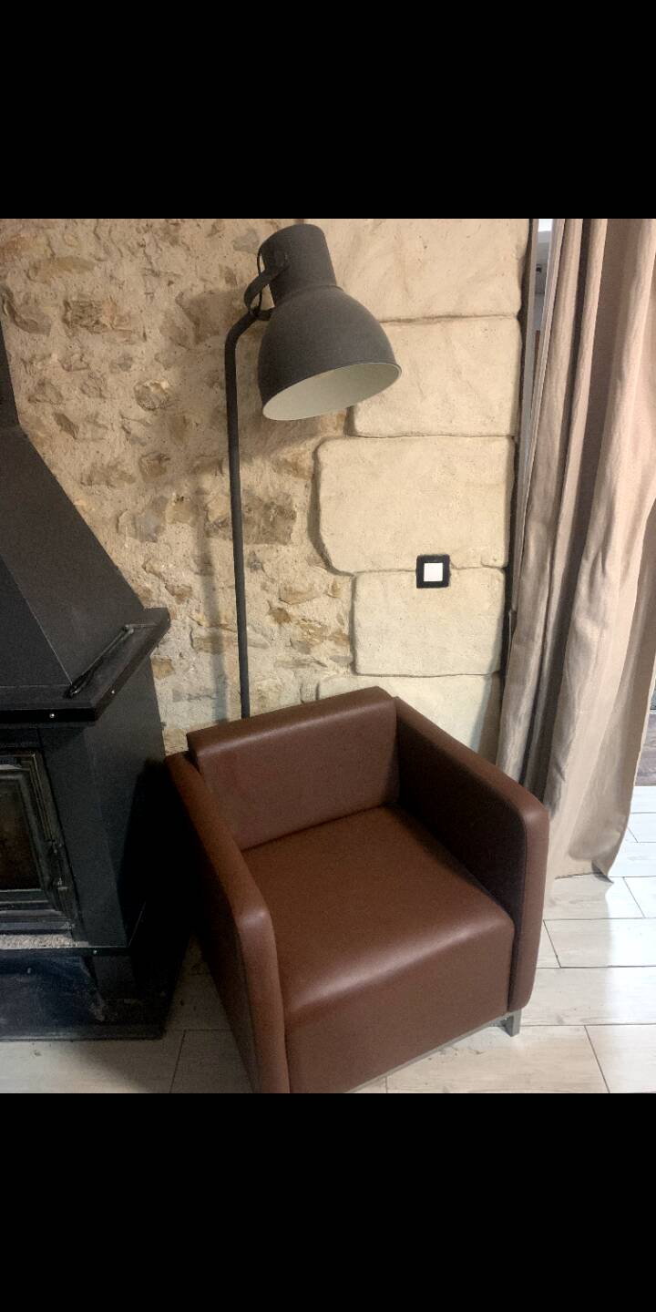 Vintage "club" cube armchair in faux leather with brutalist lines (1980s)