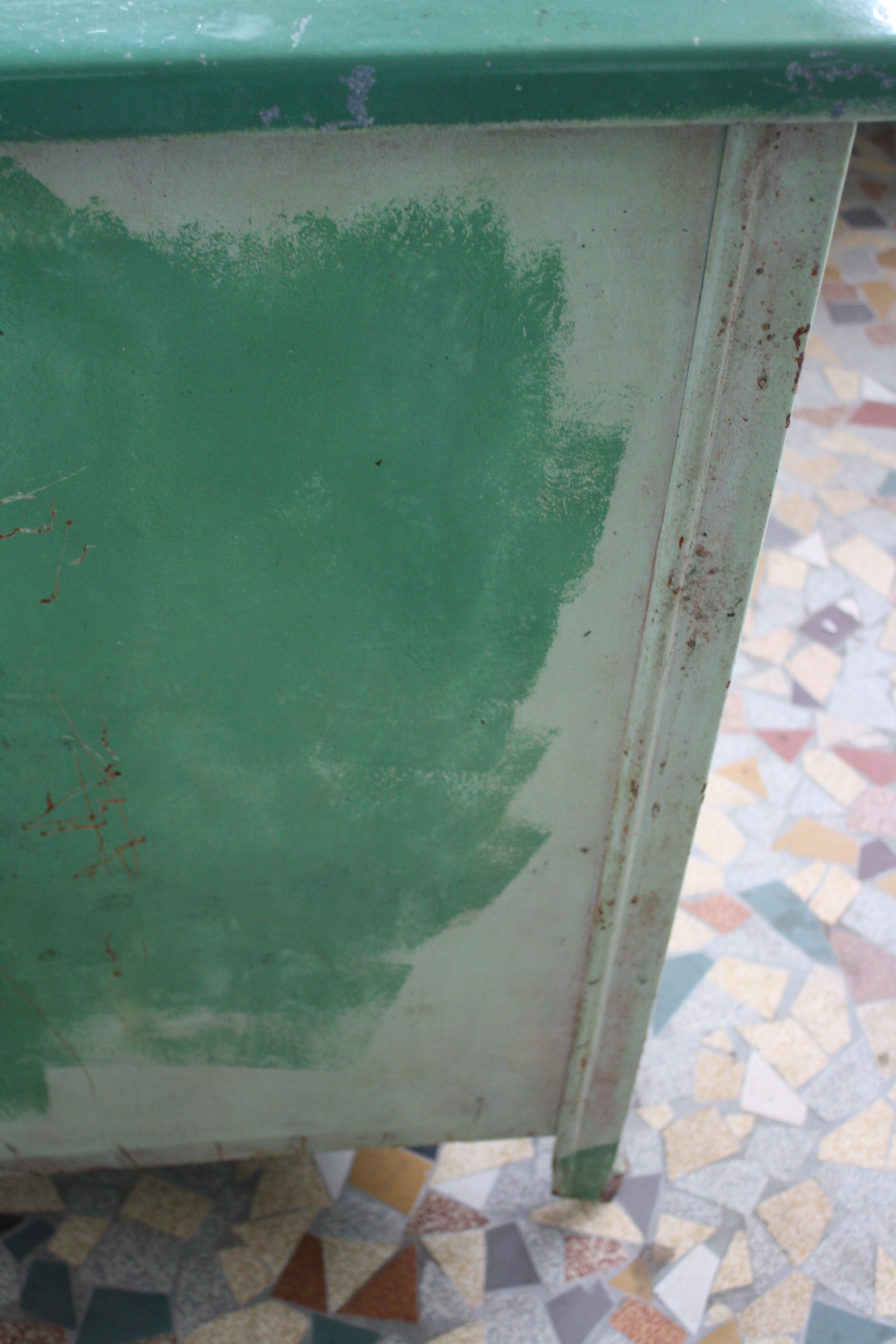 Industrial low metal buffet