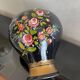 Vase boule style Napoléon lll décor fleurs peintes à la main
