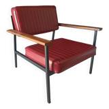 Fauteuil vintage en skaï bordeaux, bois et métal noir