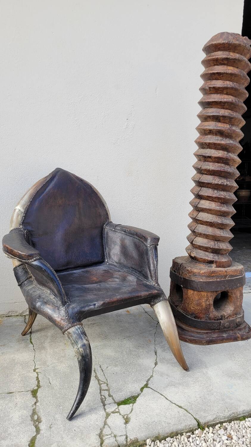 Fauteuil en corne et cuir ancien - 1950s