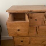 Commode interior's 13 tiroirs