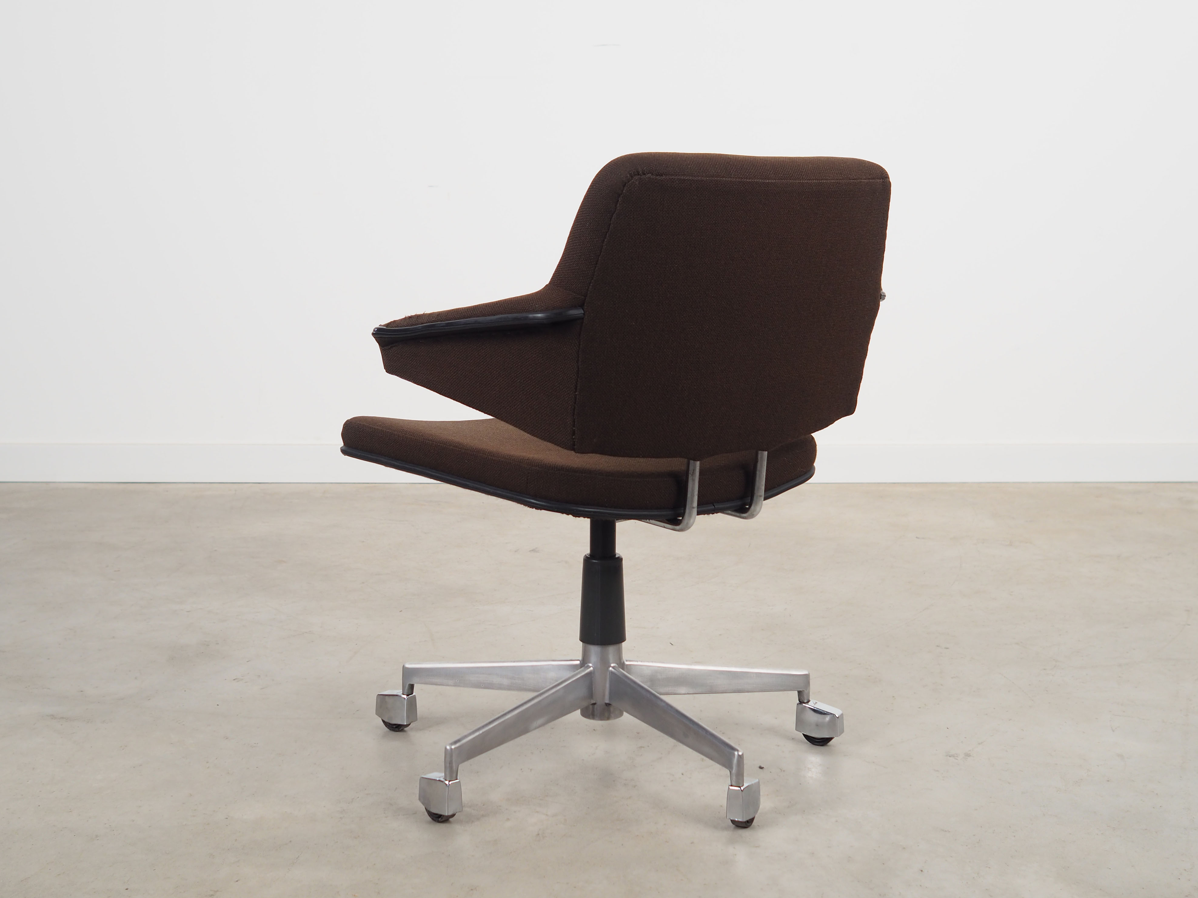 Swivel armchair, Danish design, 1970s, manufacture: Labofa Møbler