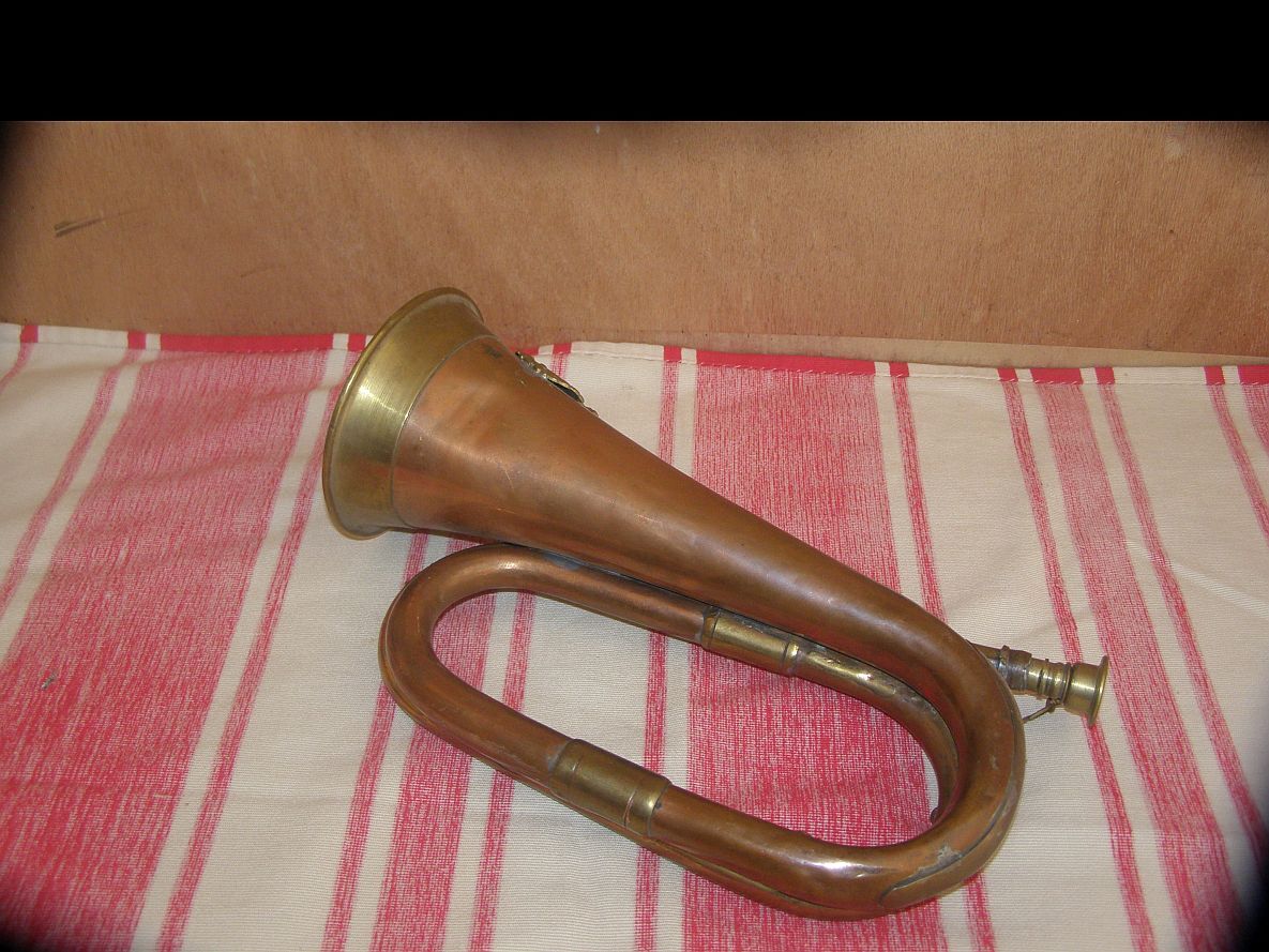 Ancien clairon (West Australia univercity regiment) en cuivre