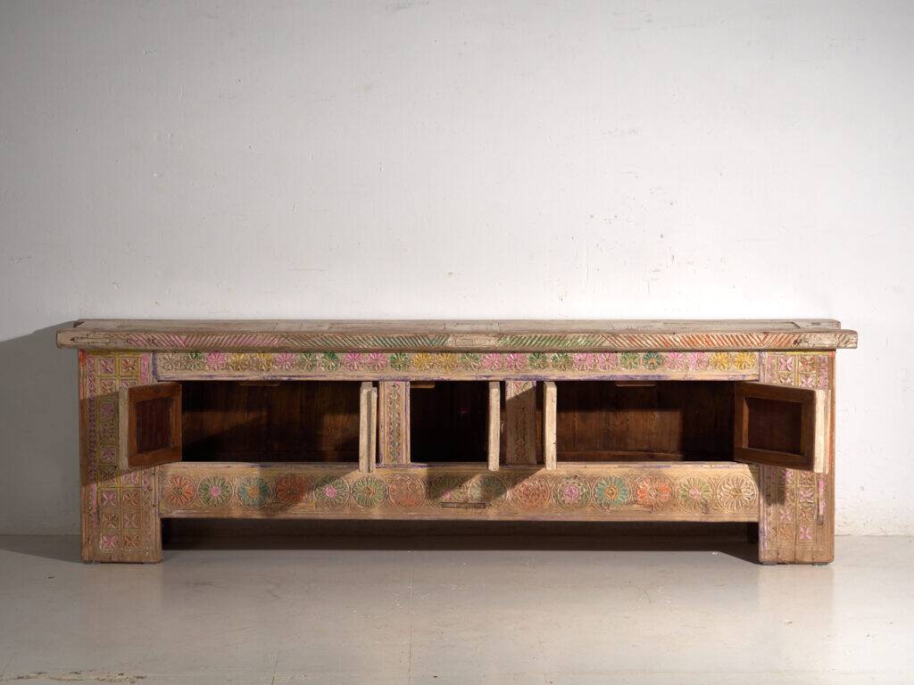 Polychrome carved antique buffet in pine – Xinjiang, circa 1900