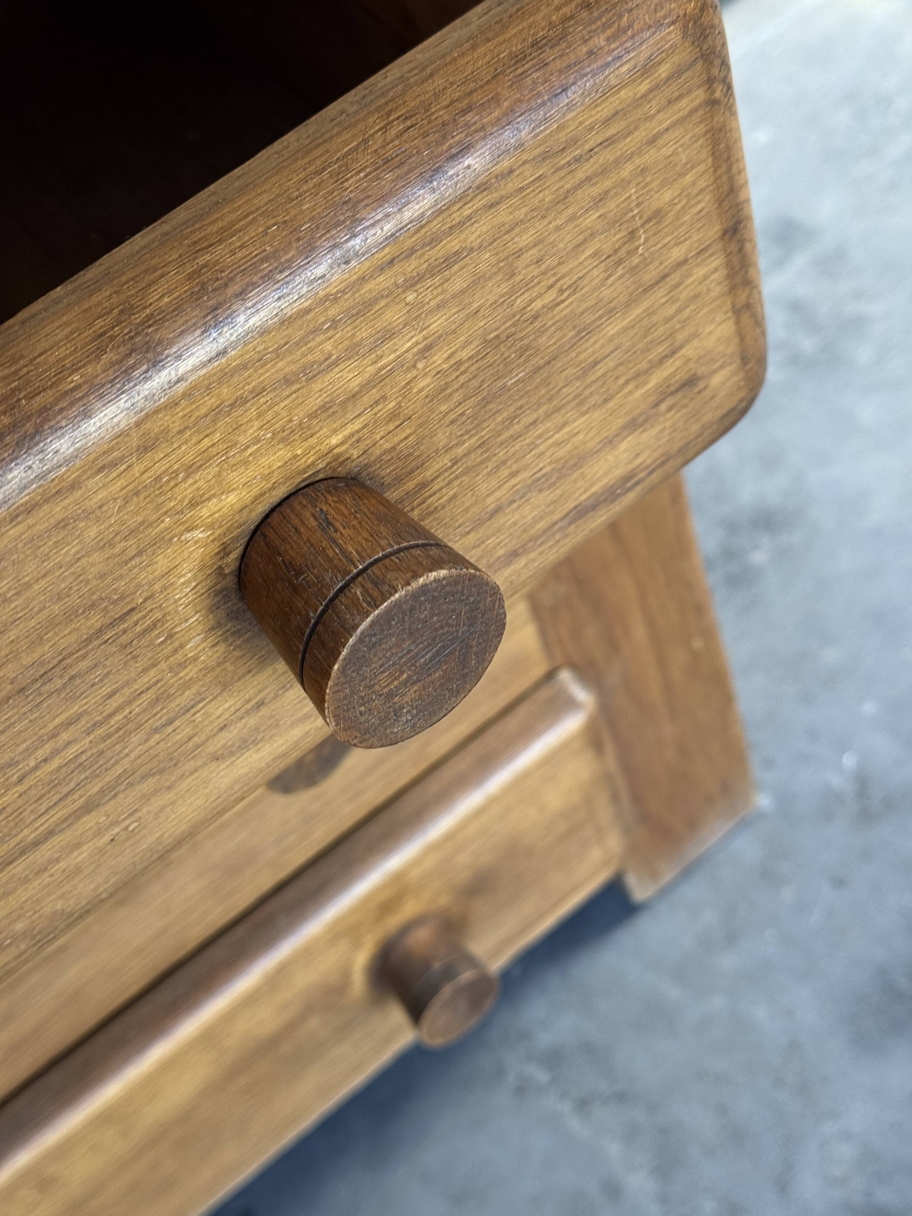 Commode de style brutaliste