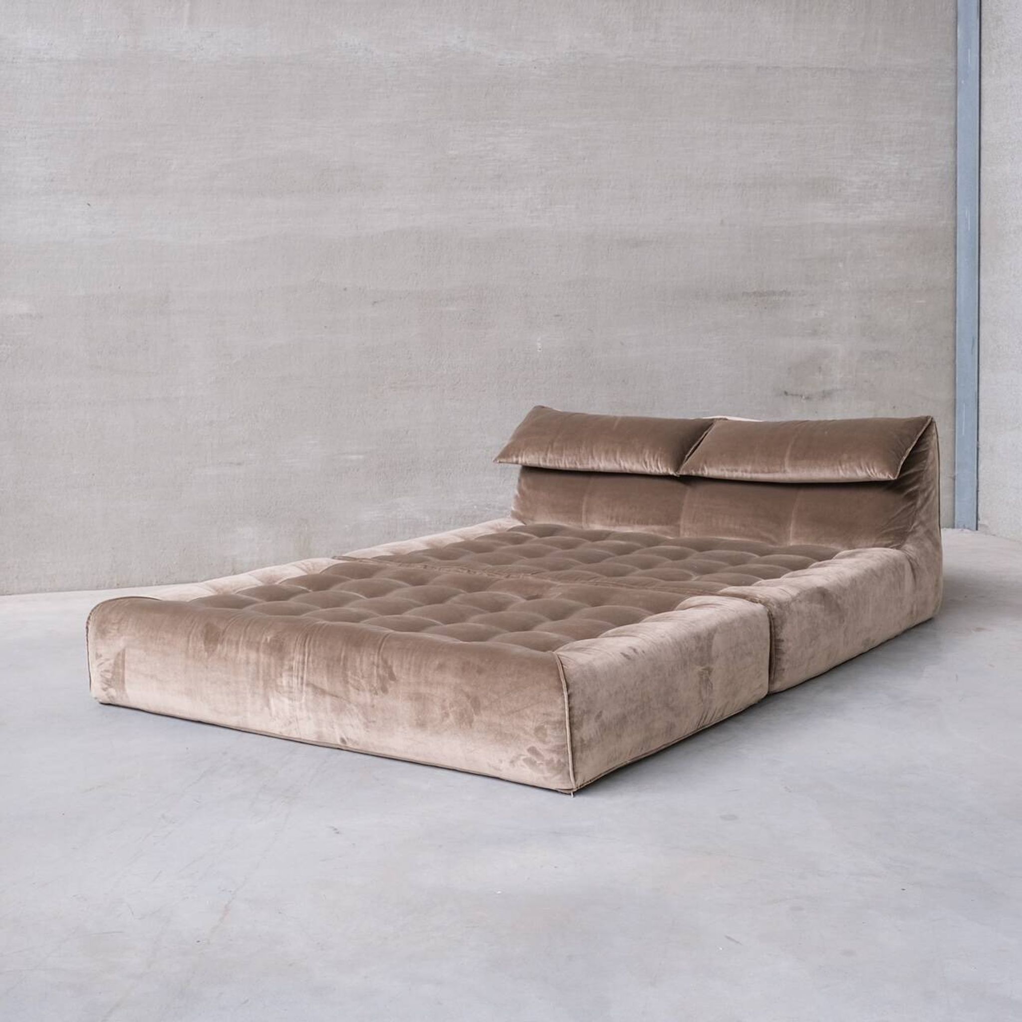 Original Mid-Century Italian Mario Bellini 'Le Bambole' Bed or Day Bed