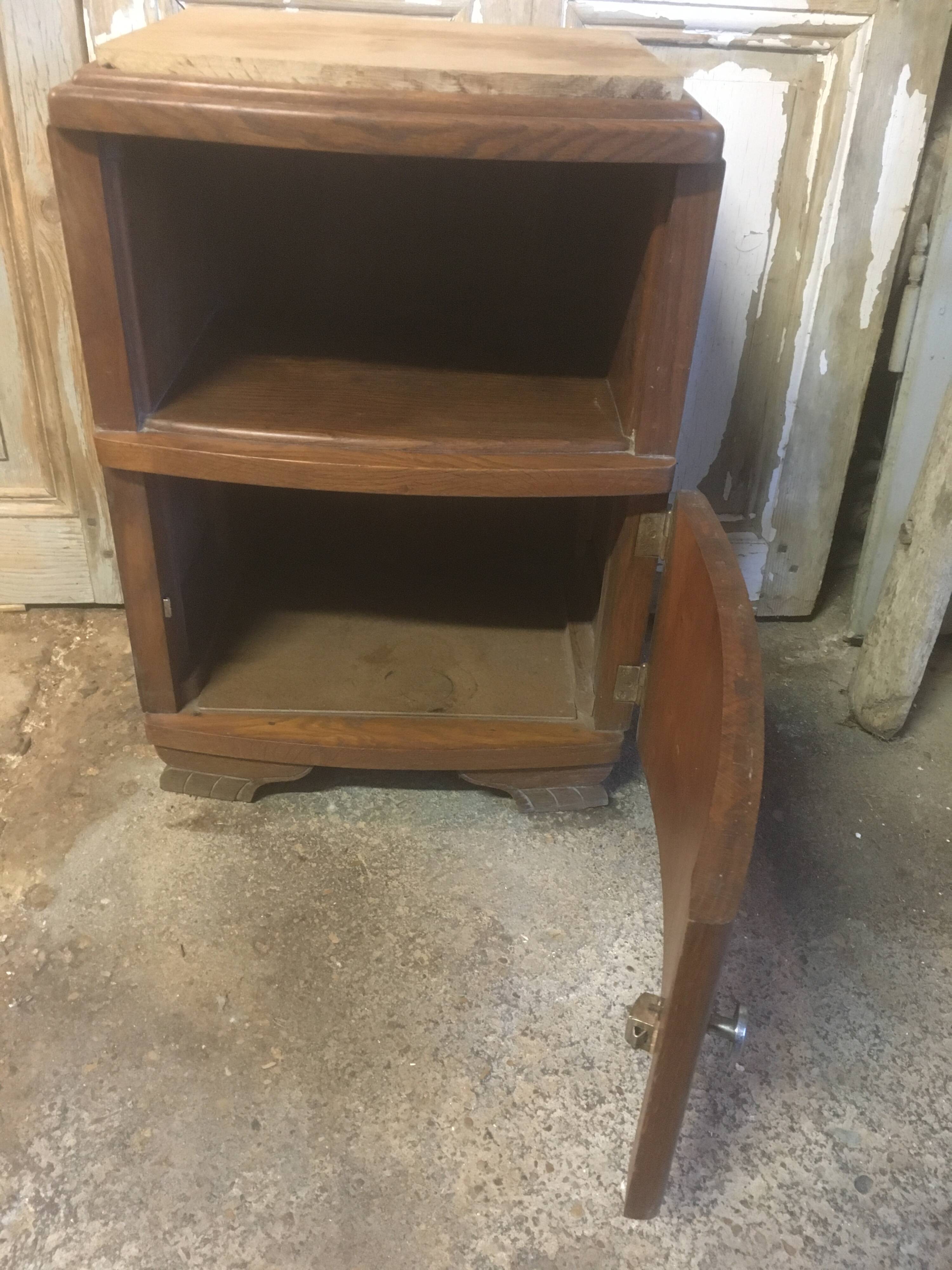 Oak bedside table from the 1930s/1940s.