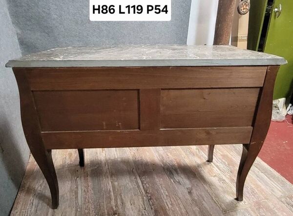 Commode sauteuse galbée style Louis XV en marqueterie vers 1880