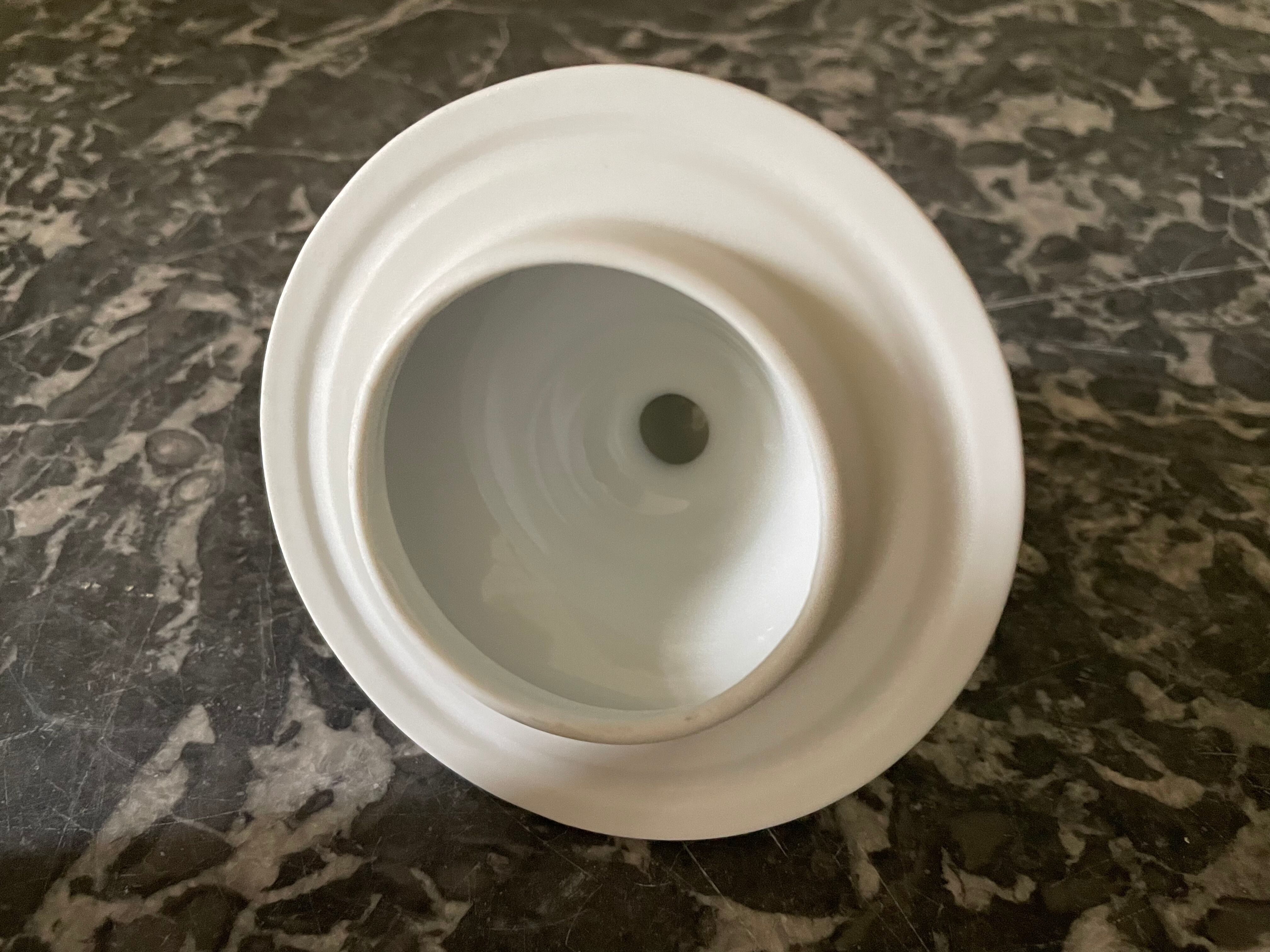 Apothecary pot in white Limoges porcelain