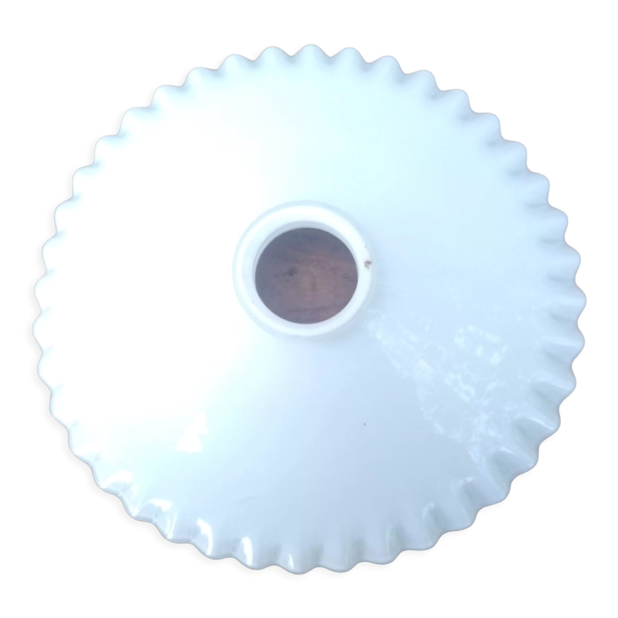 Serrated opaline lampshade cup