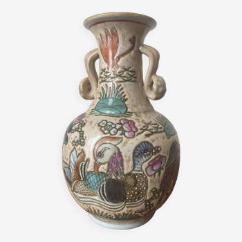 Vase chinois aux canards et poissons rouges