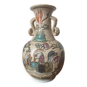 Vase chinois aux canards et poissons rouges